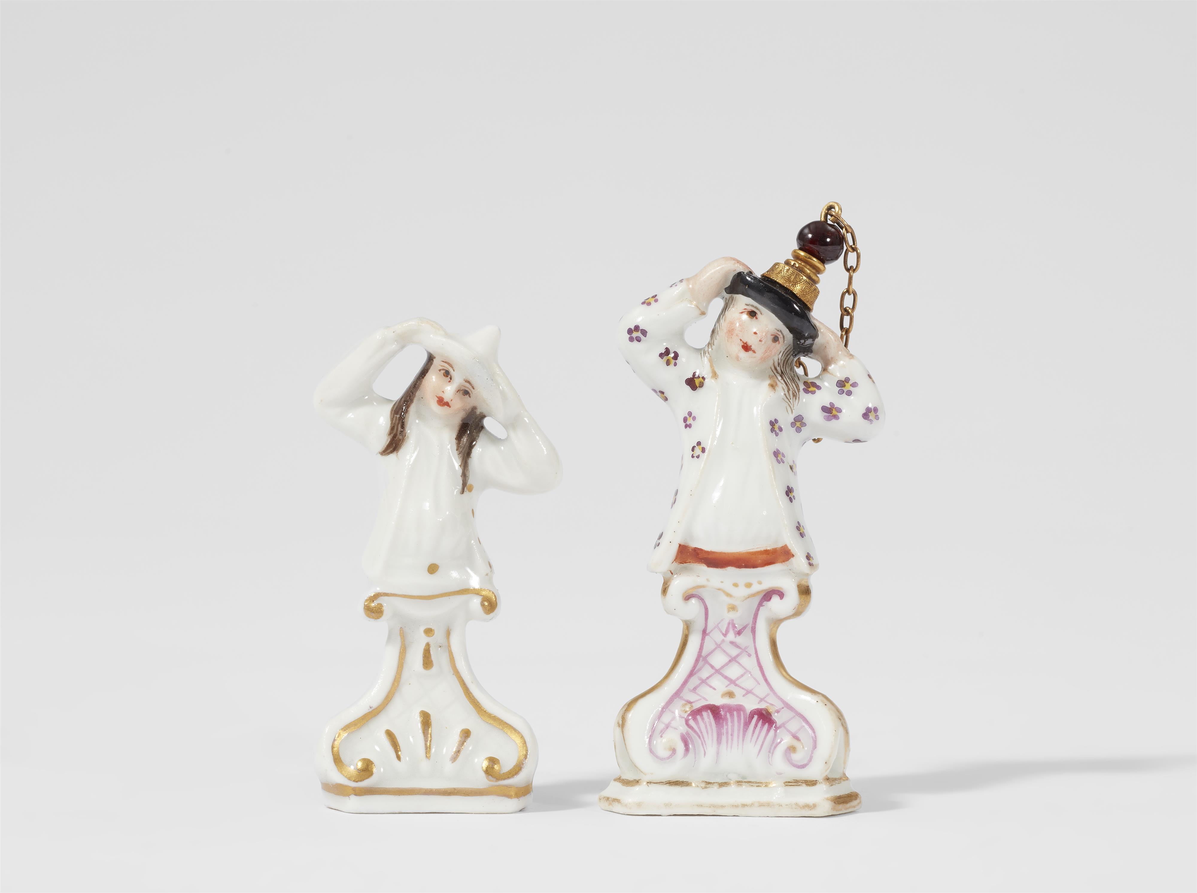 Two miniature porcelain figures - image-1