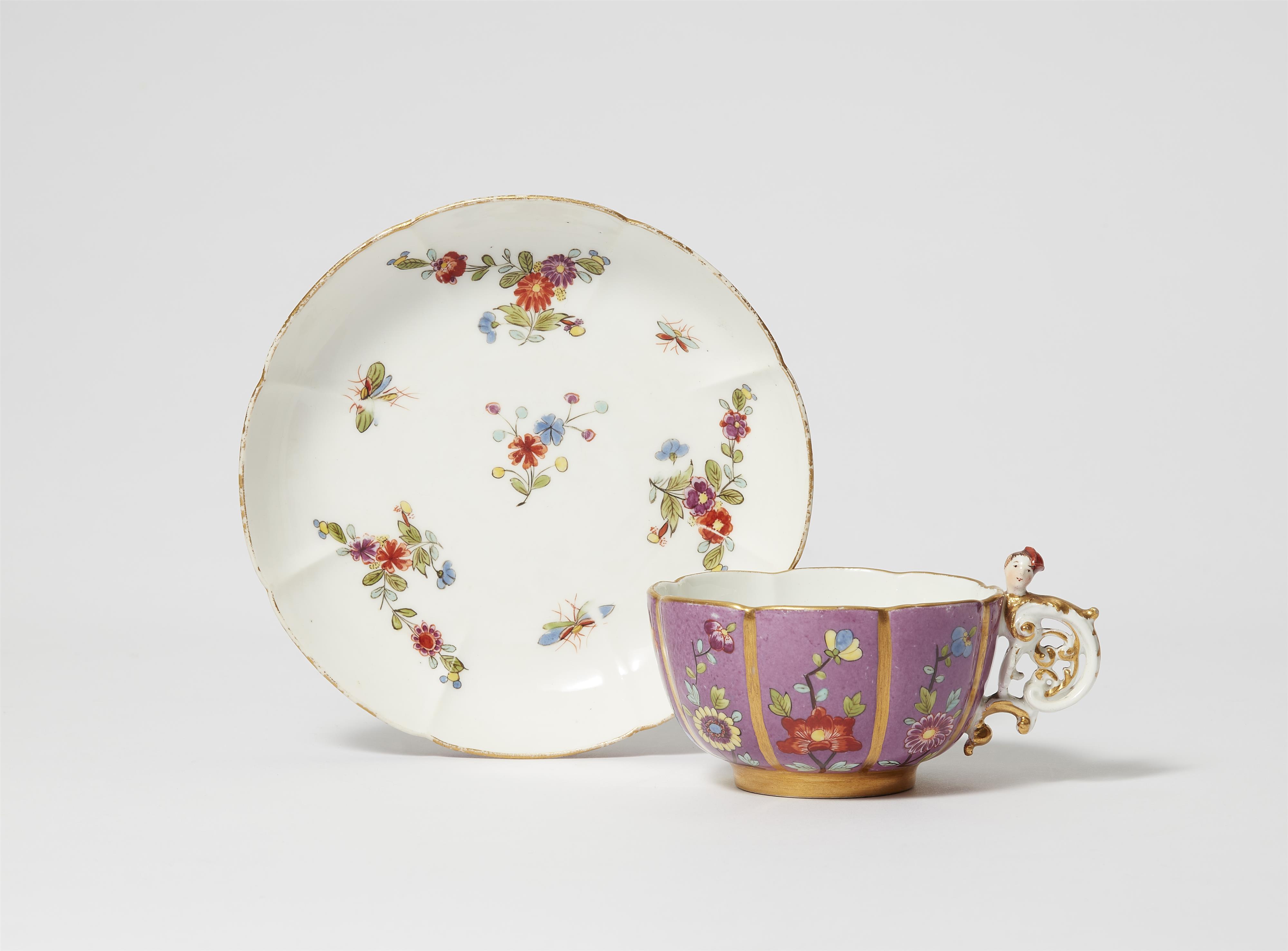 A Meissen porcelain cup and saucer with "indianische blumen" - image-2