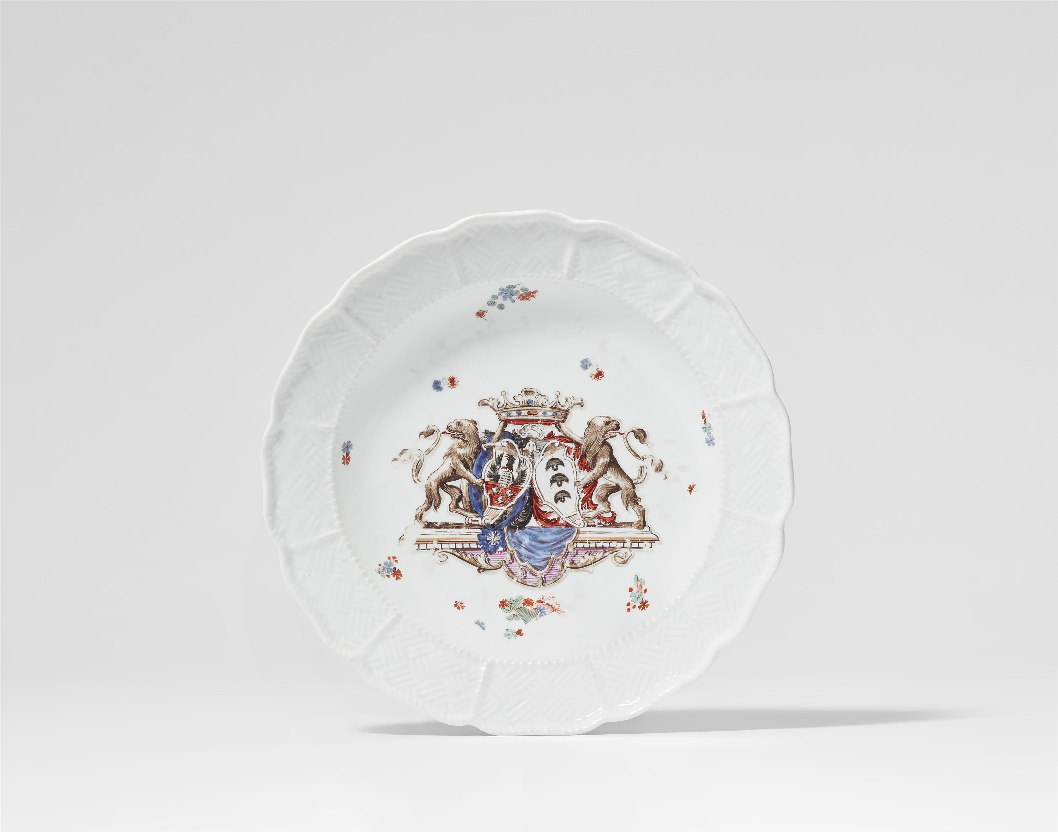 A Meissen porcelain plate from the dinner service for Count Sulkowski - image-1