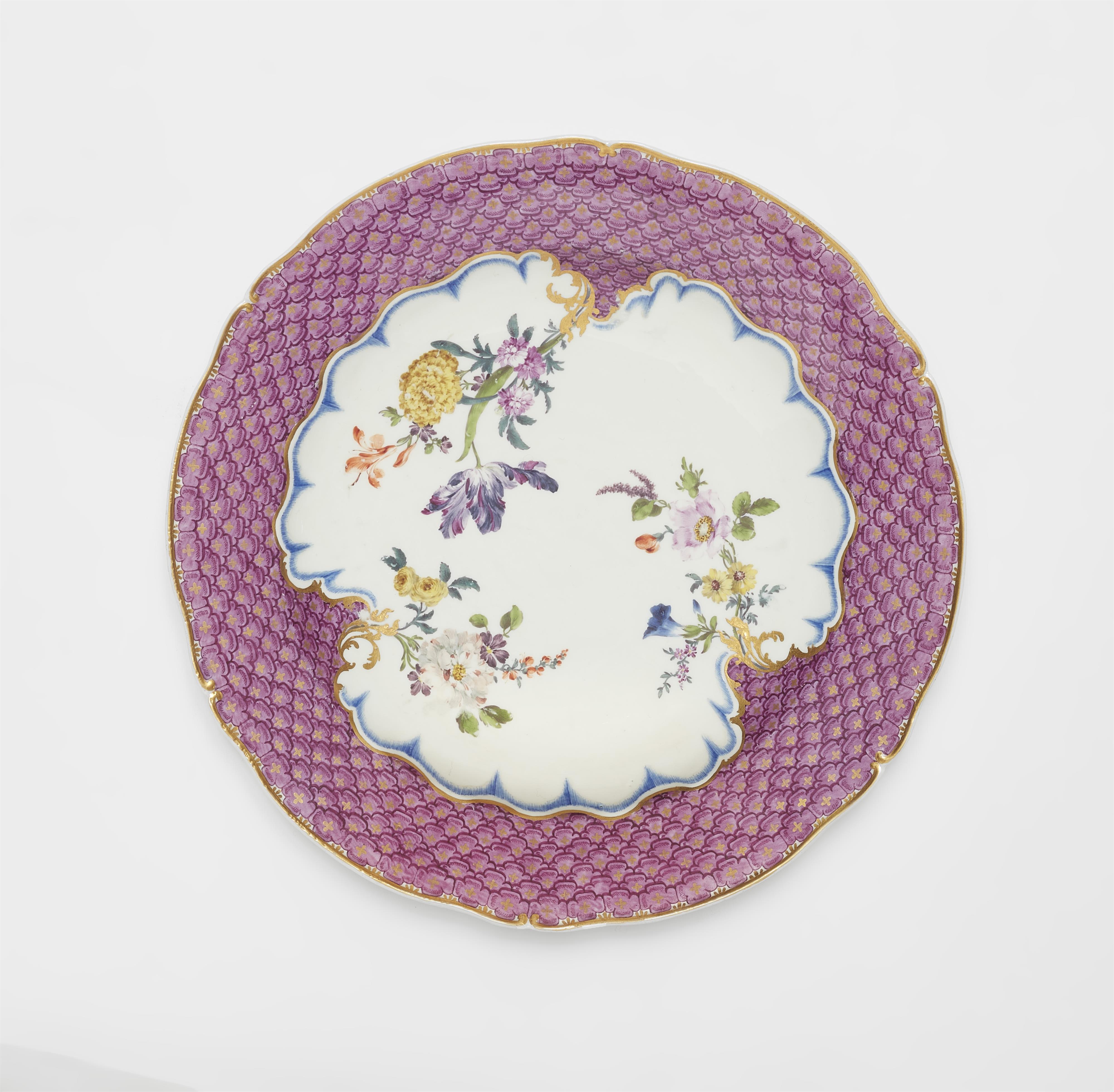 A Meissen porcelain plate with scale-pattern decor - image-1