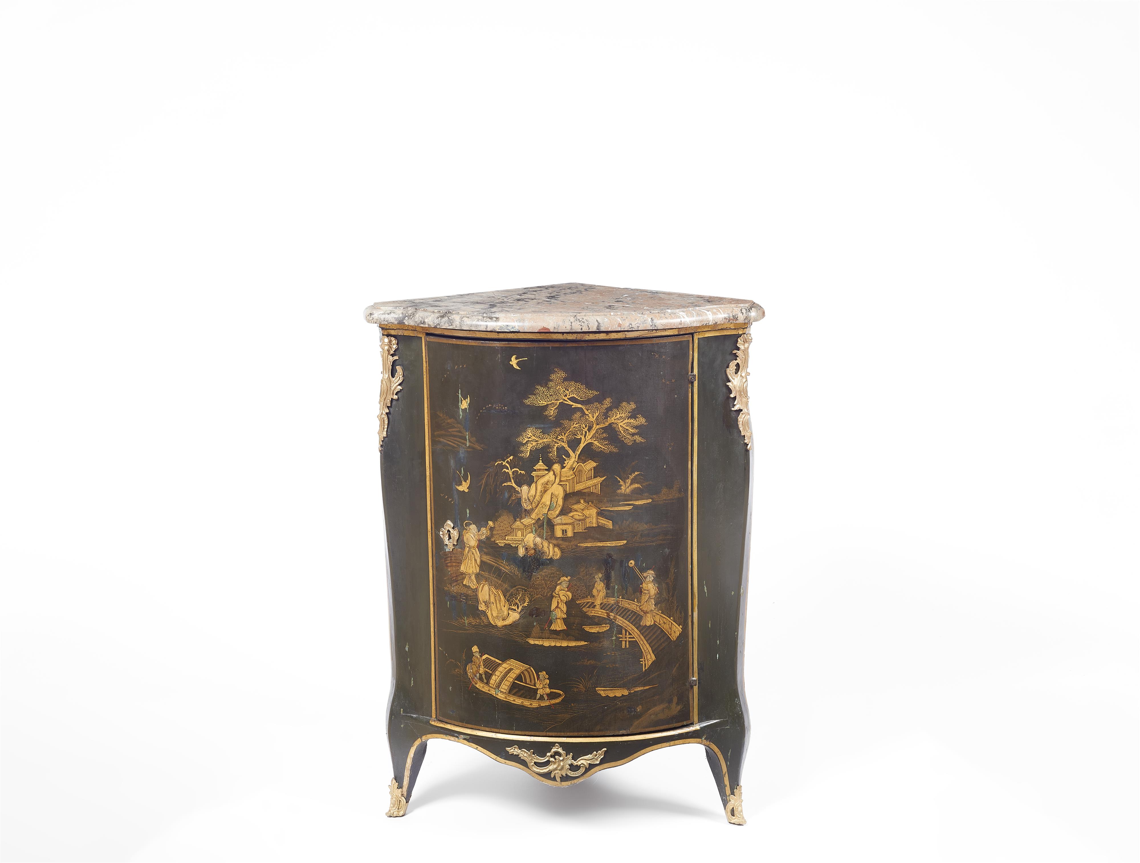 A Parisian corner cabinet with Japanese style lacquer decor - image-1