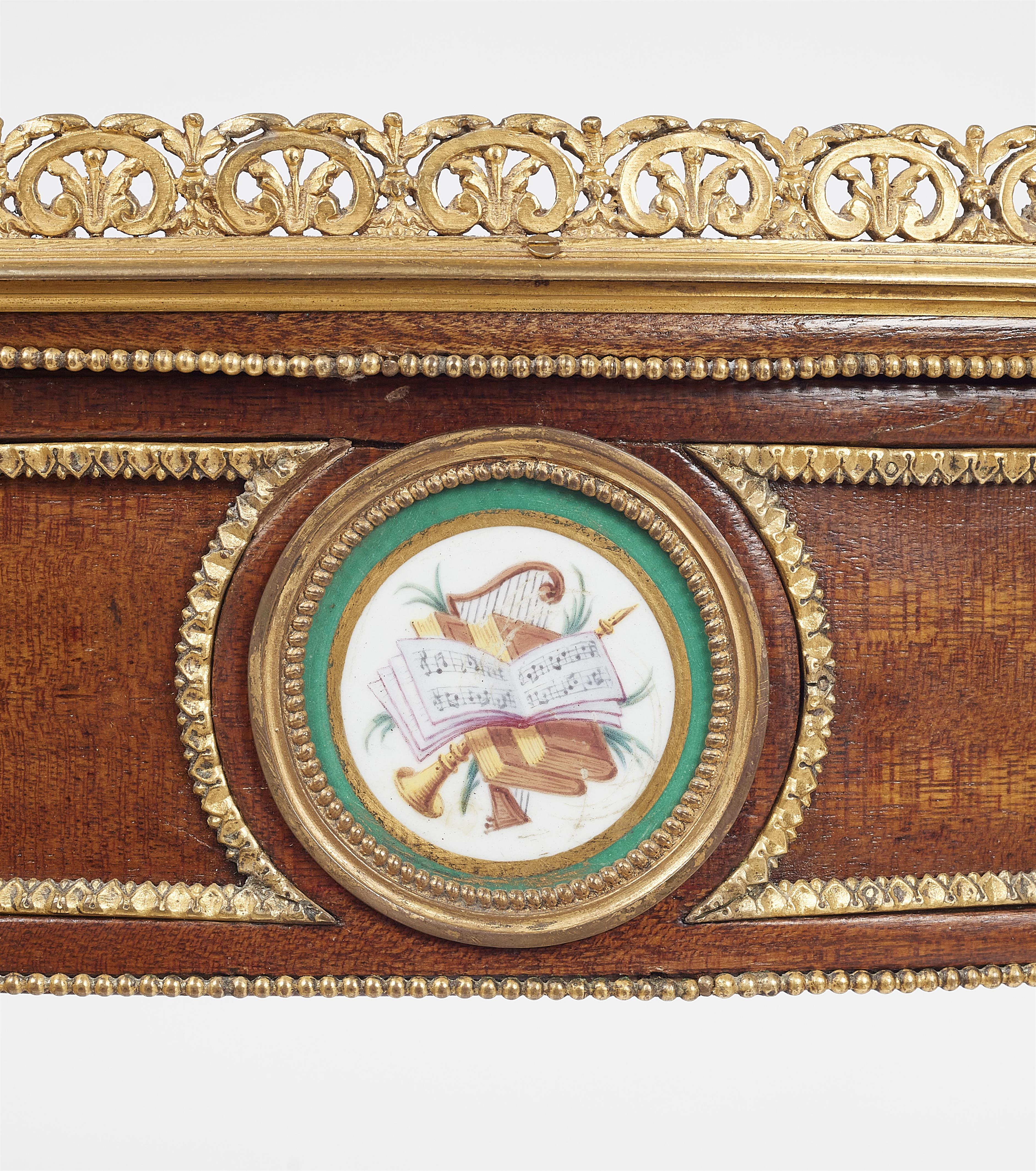 Table d'époque Louis XVI - image-3