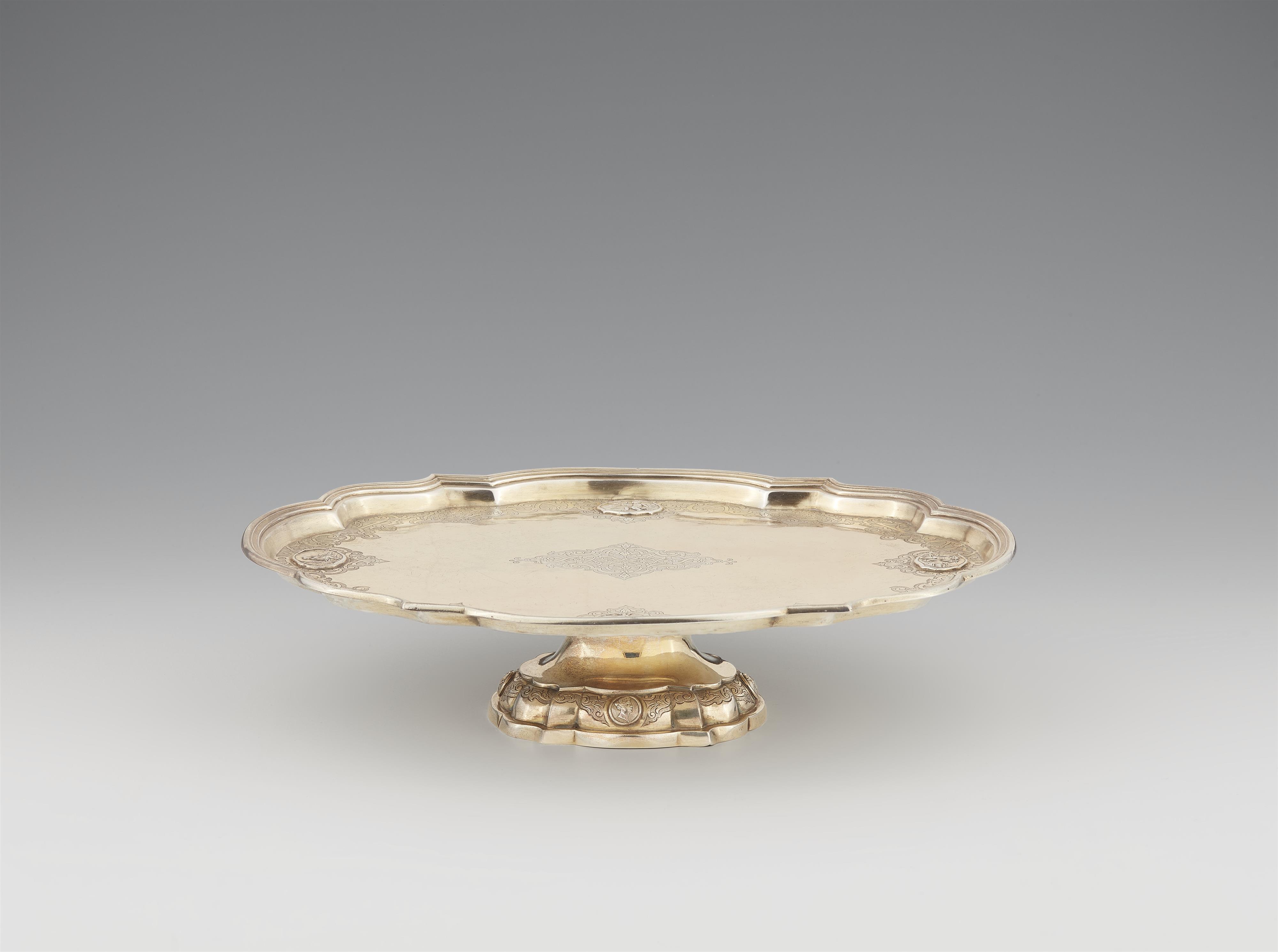 A Régence silver gilt stembowl - image-1