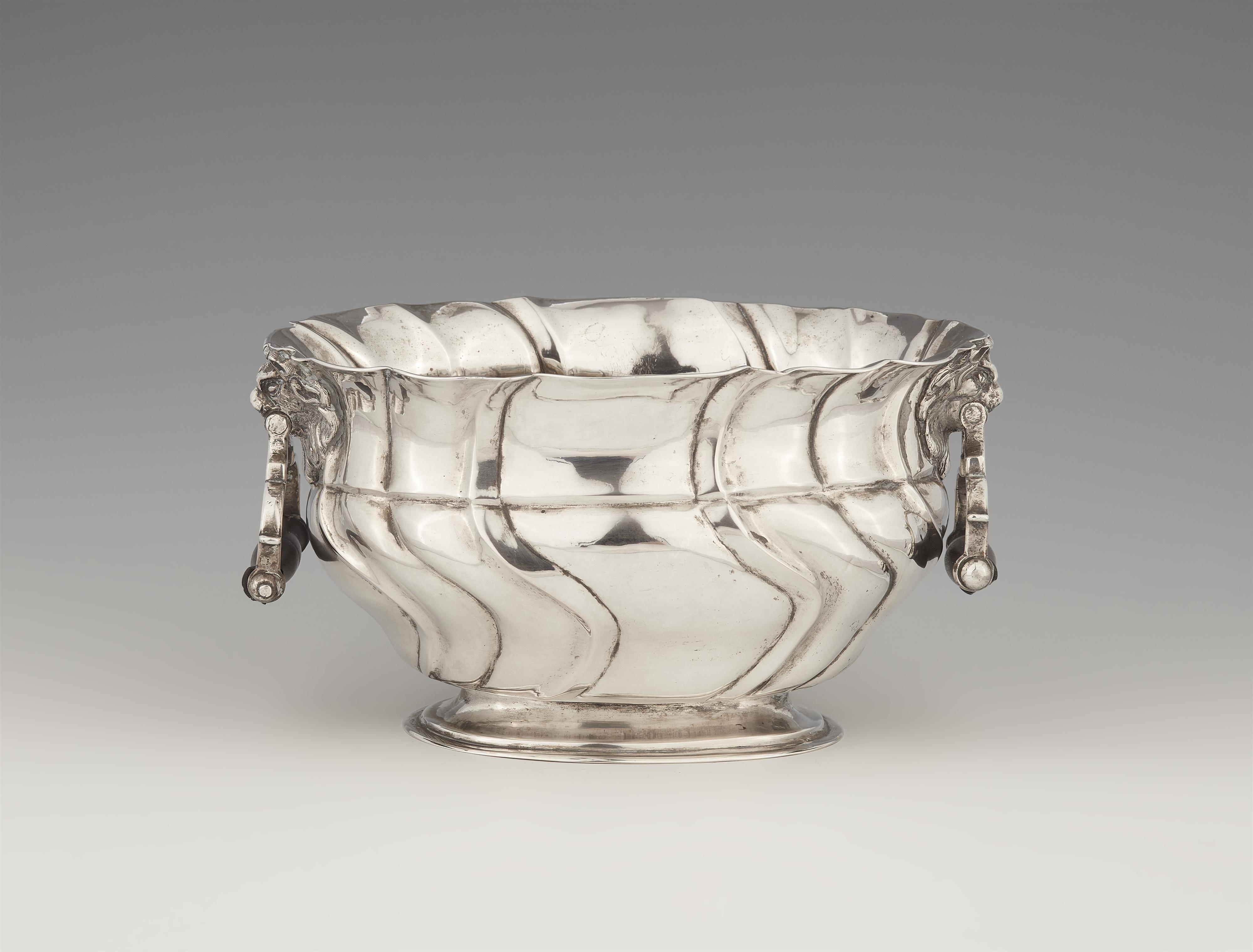 A Wesel silver dish - image-1