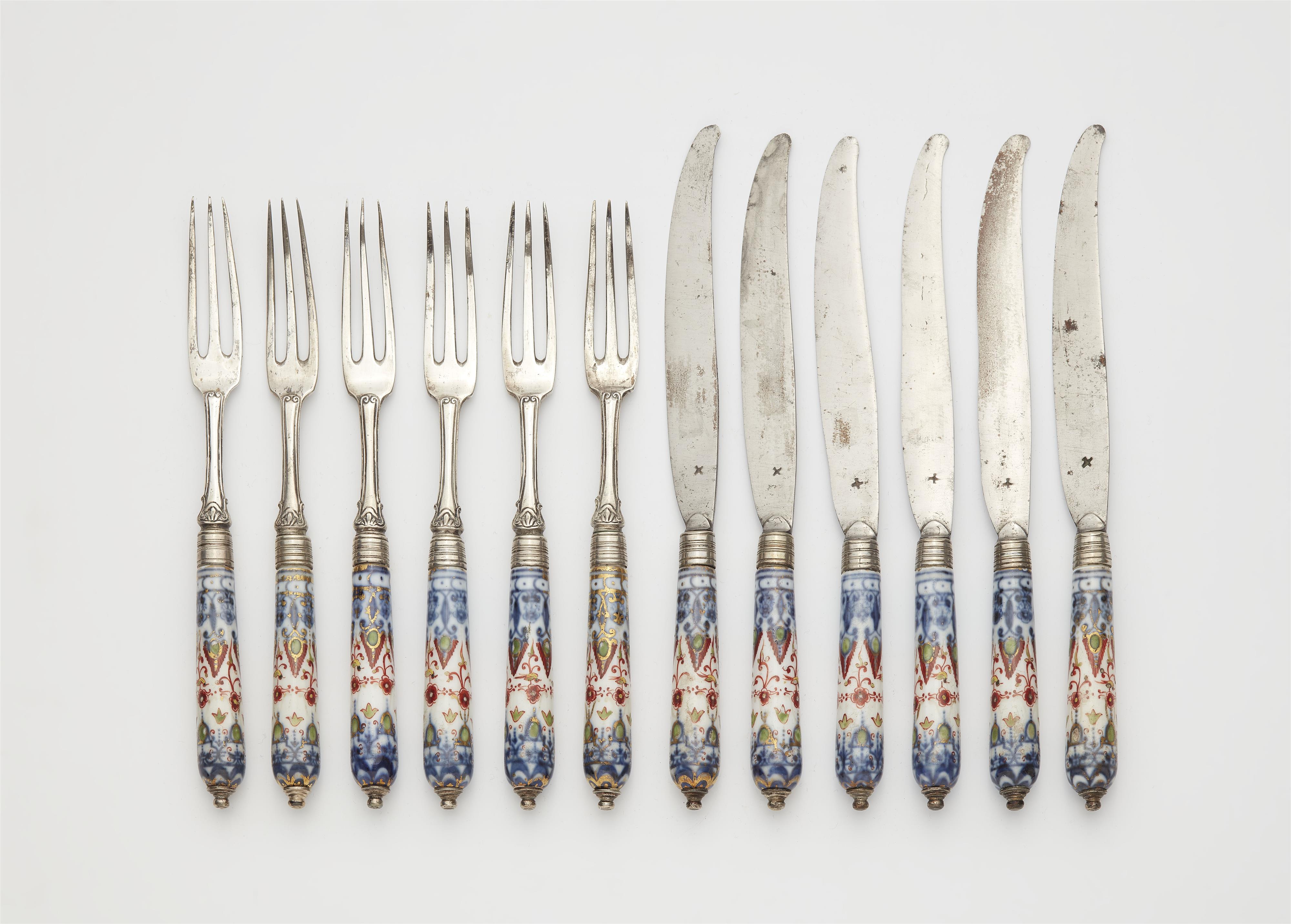 Sechs Messer und sechs Gabeln mit Porzellangriffen - image-1