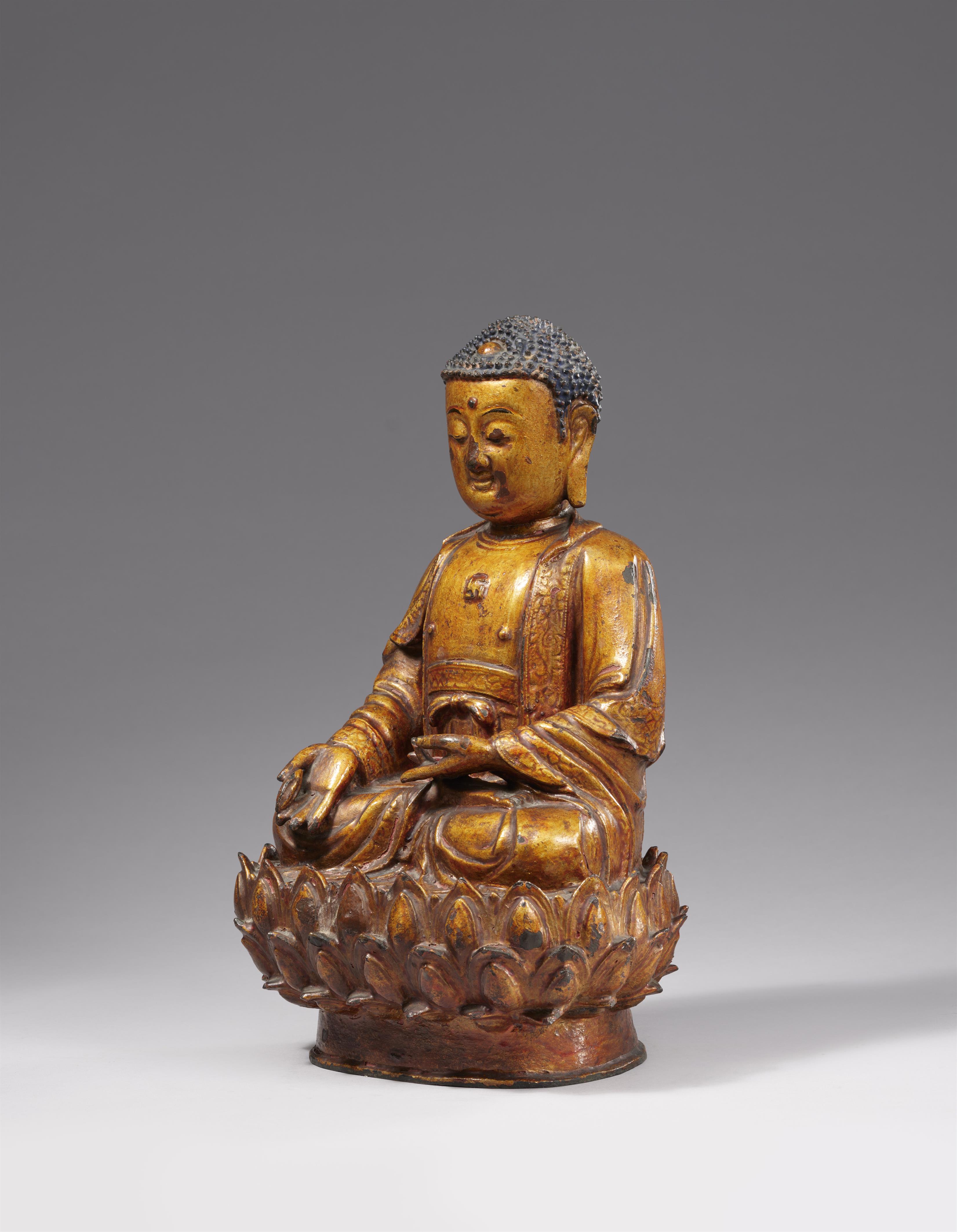 A lacquered bronze figure of the Medicine Buddha Baishajyaguru. Ming dynasty, 16th/17th century - image-2