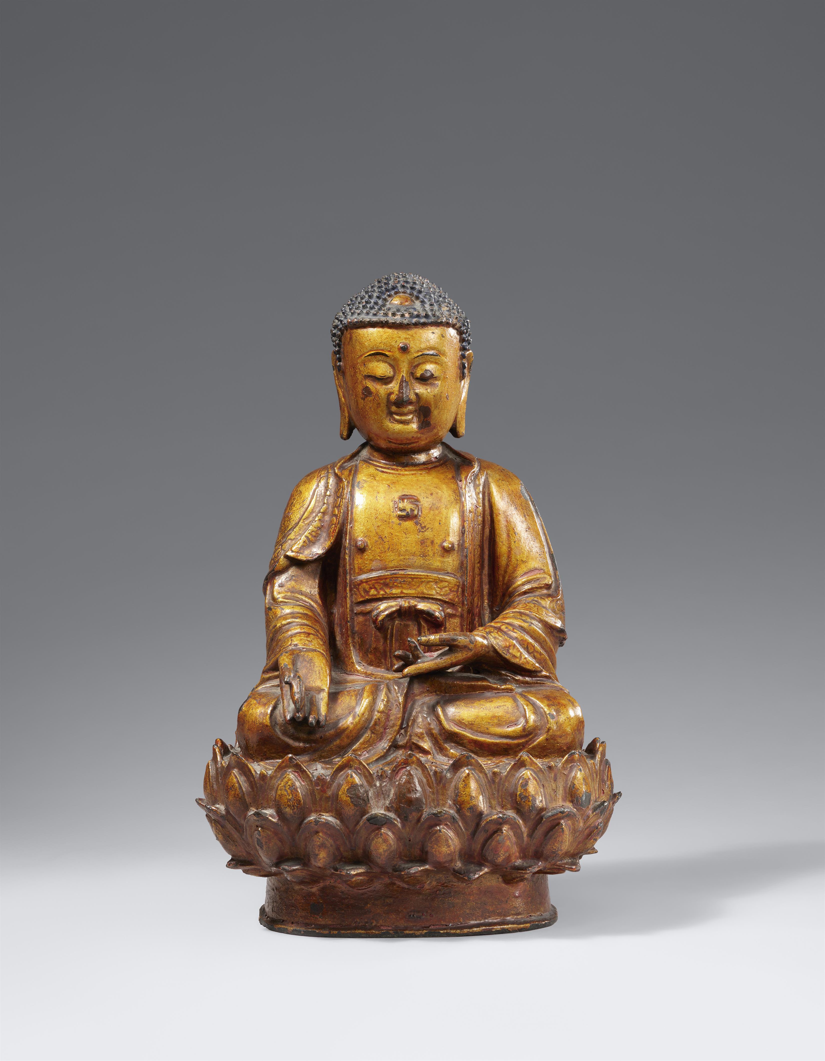 A lacquered bronze figure of the Medicine Buddha Baishajyaguru. Ming dynasty, 16th/17th century - image-1