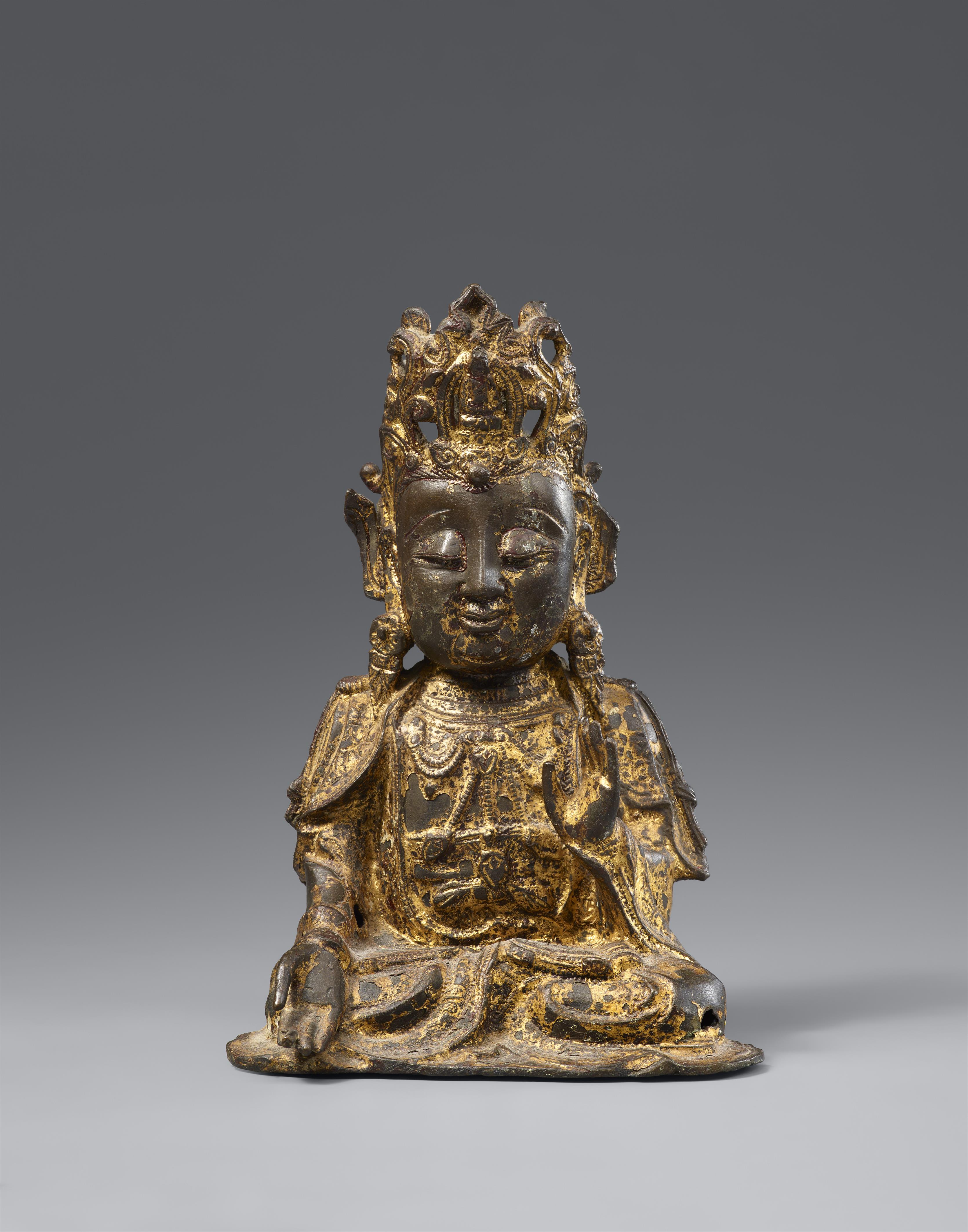Figur des Guanyin. Bronze mit vergoldeter Lackfassung. Ming-Zeit - image-1