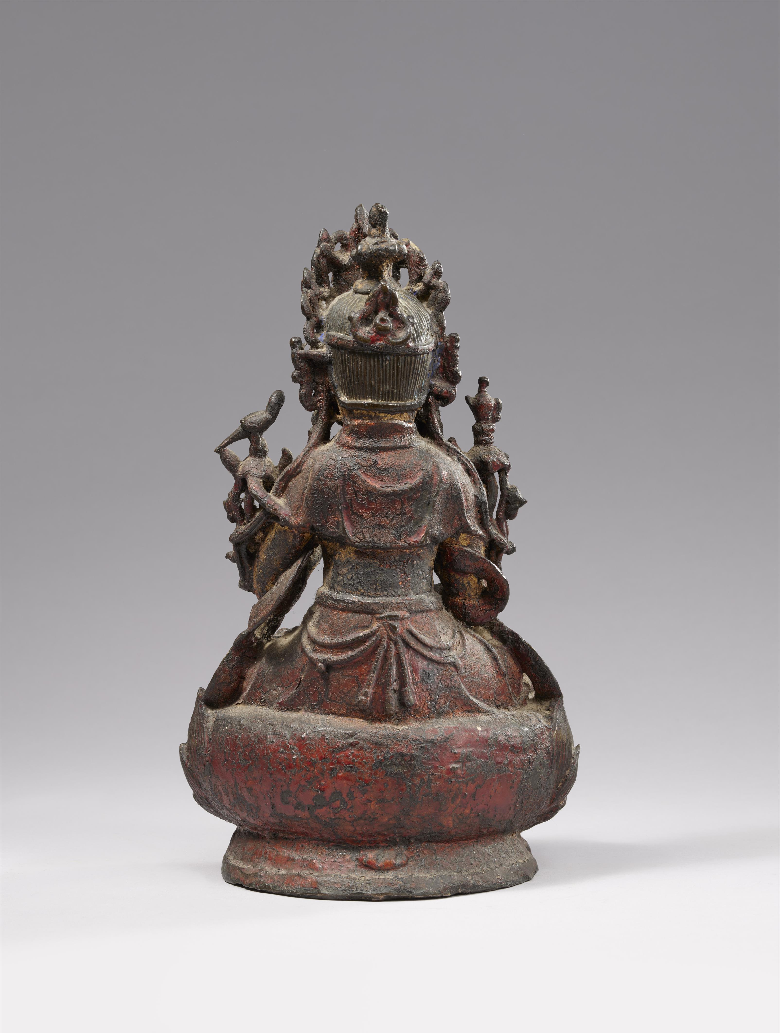 A bronze figure of Guanyin. Ming dynasty, 17th century - image-2