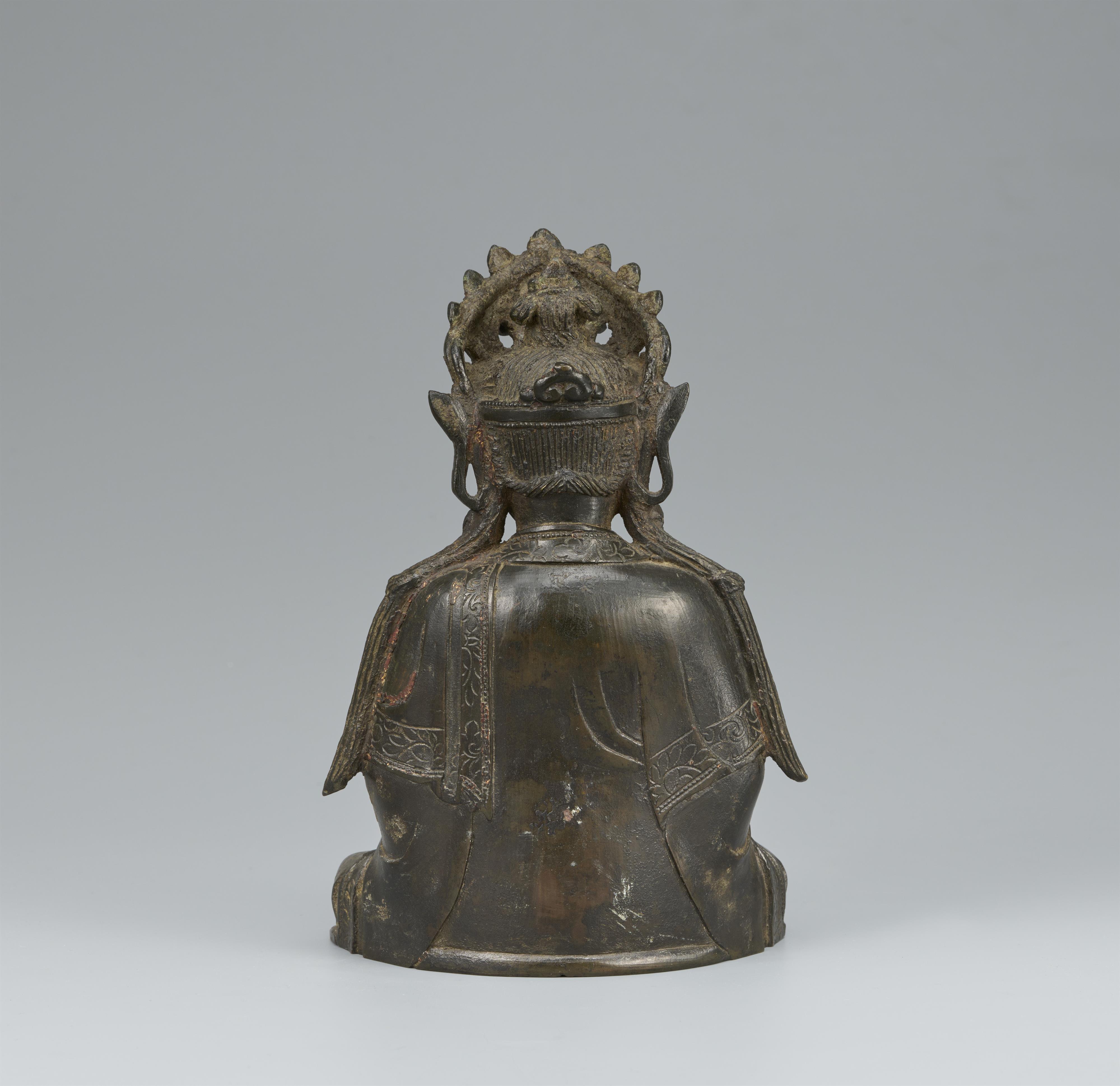 A bronze figure of Guanyin. 17th/18th century - image-2