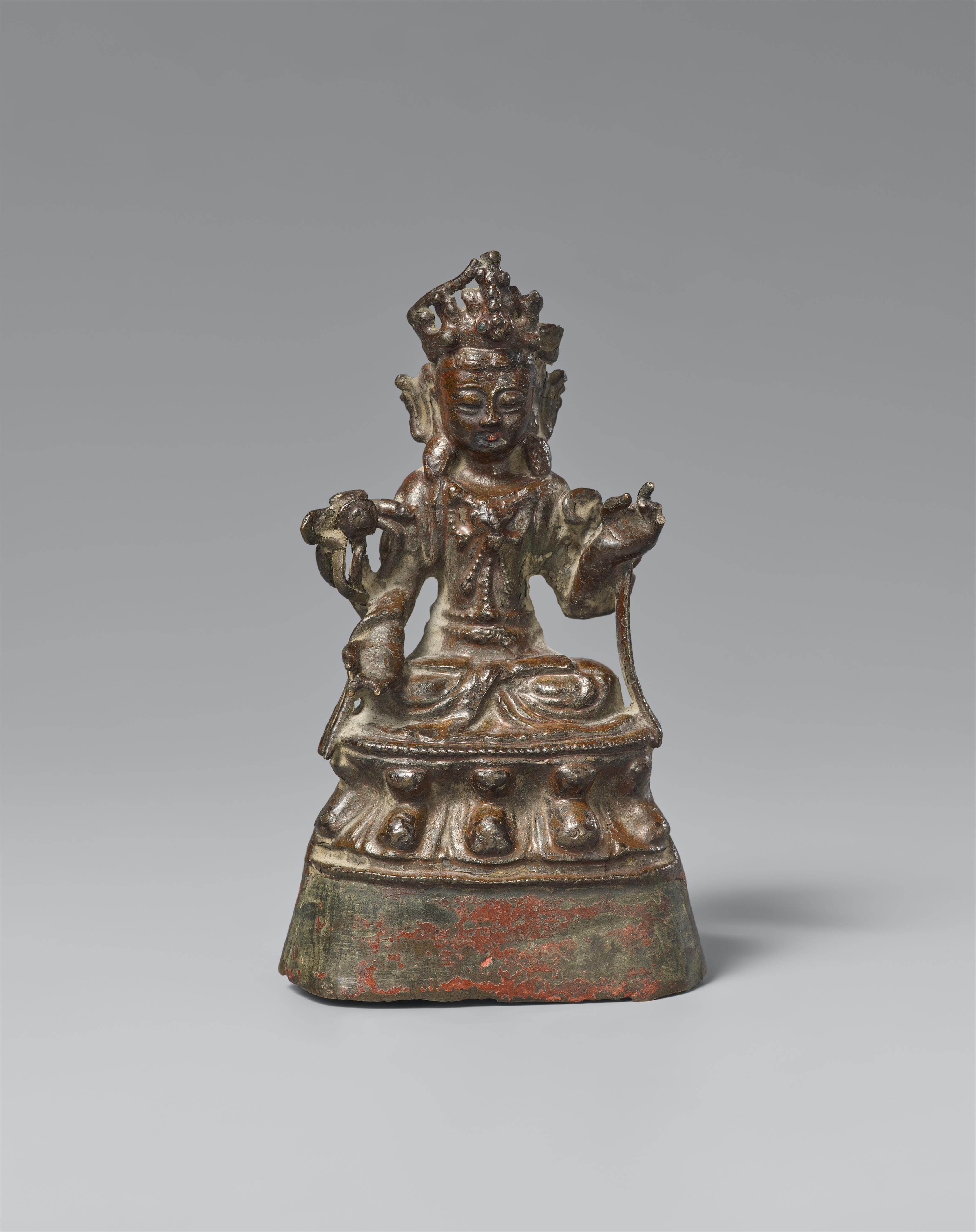 A lacquered bronze figure of Guanyin. Ming dynasty, 16th/17th century - image-1