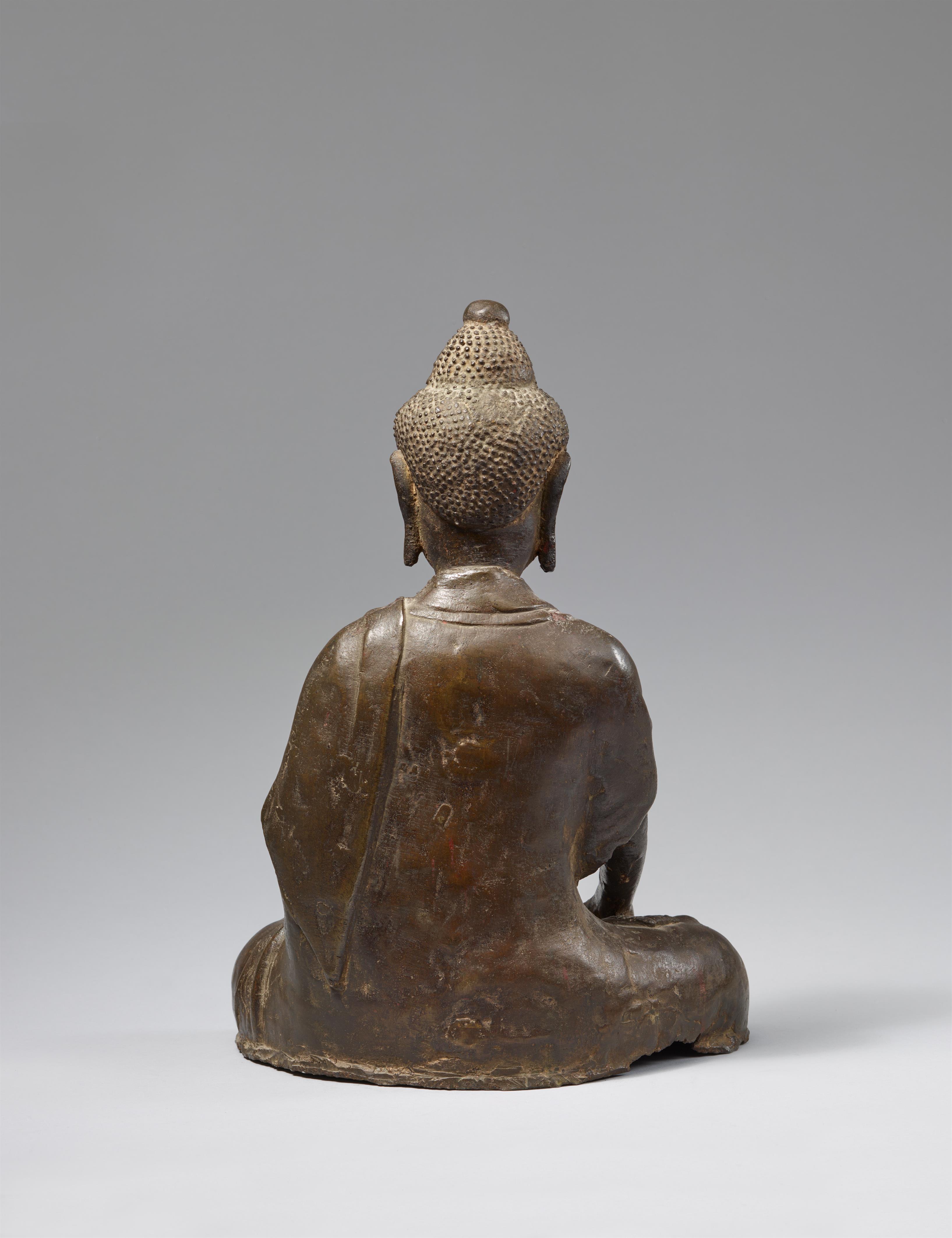 Buddha Shakyamuni. Schwere Bronze. Ming-Zeit, 17. Jh. - image-2