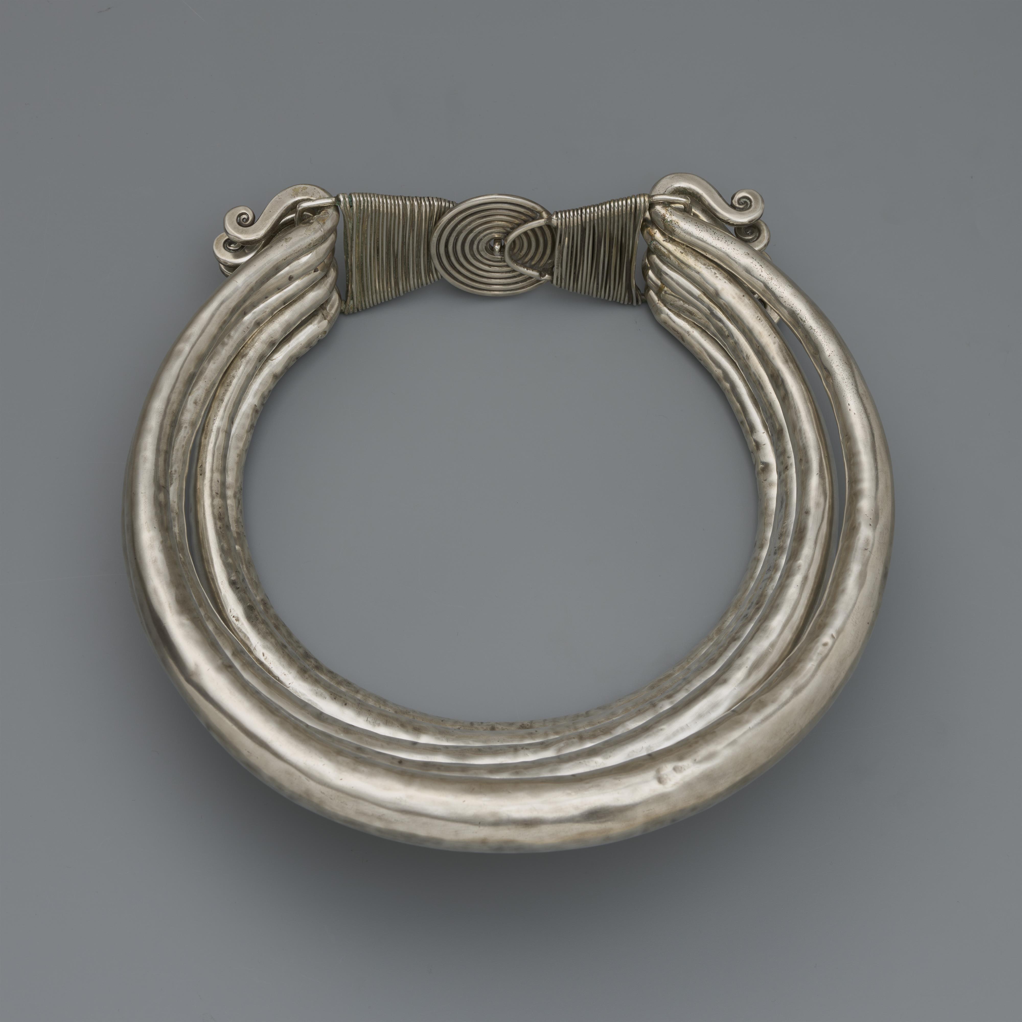 A silver neck ornament. Southern China, Northern Thailand, Burma, Laos or Vietnam. Miao, Hmong and Yao tribes. Ca. 1950 - image-2