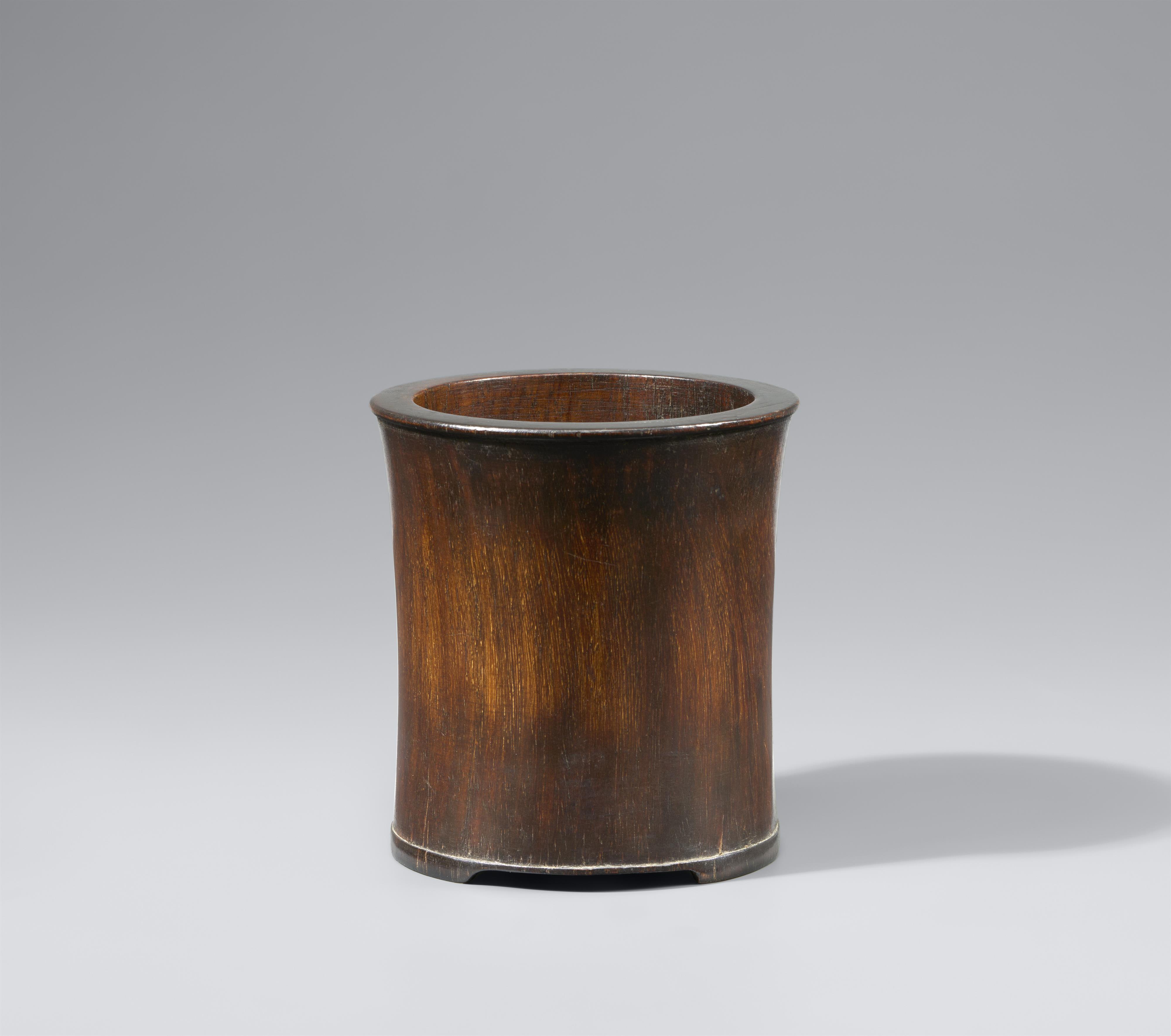 A wood brush pot (bitong). Qing dynasty - image-1