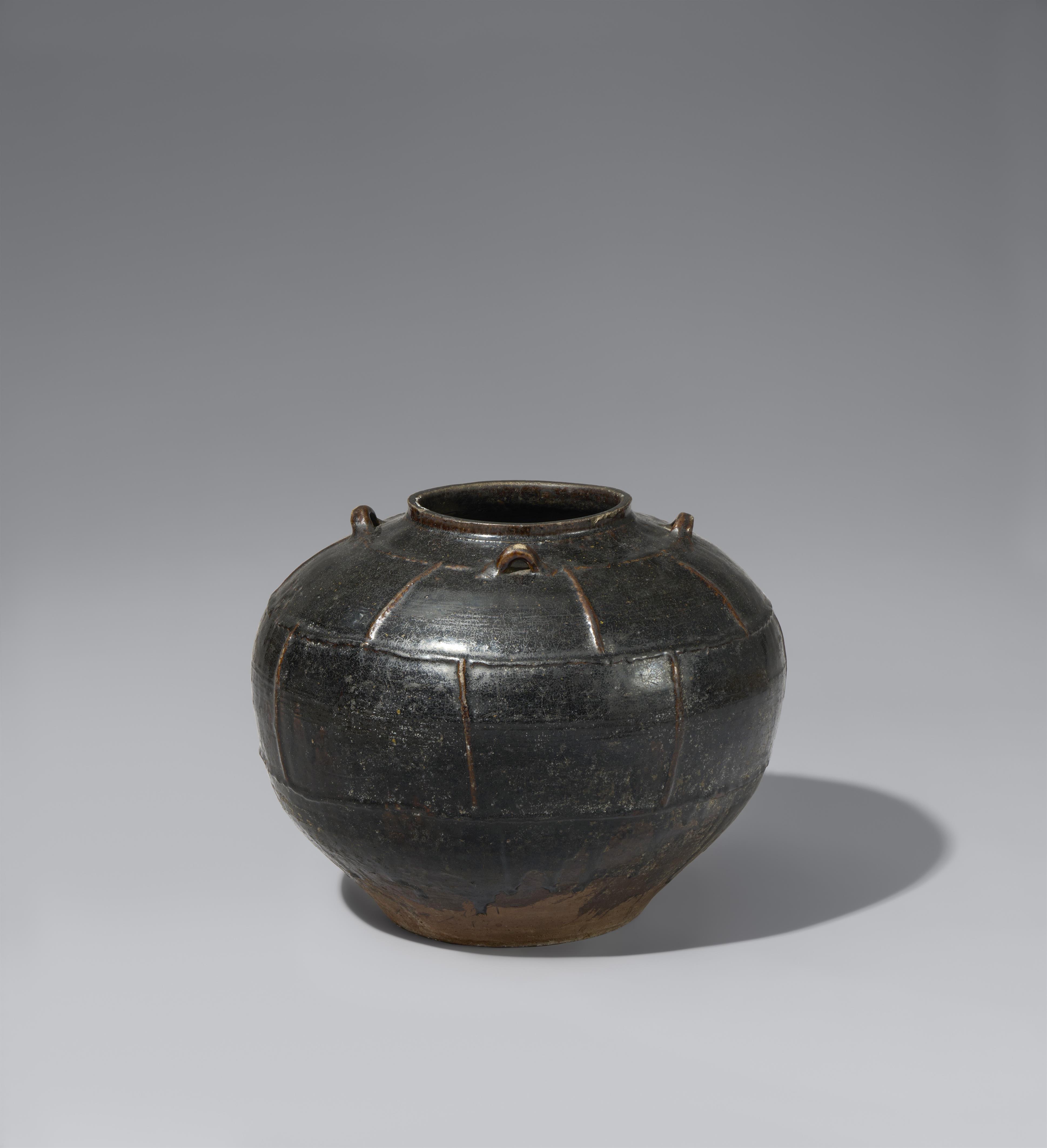 A large Henan-type black-glazed jar. Northern Song dynasty (960–1127) - image-1
