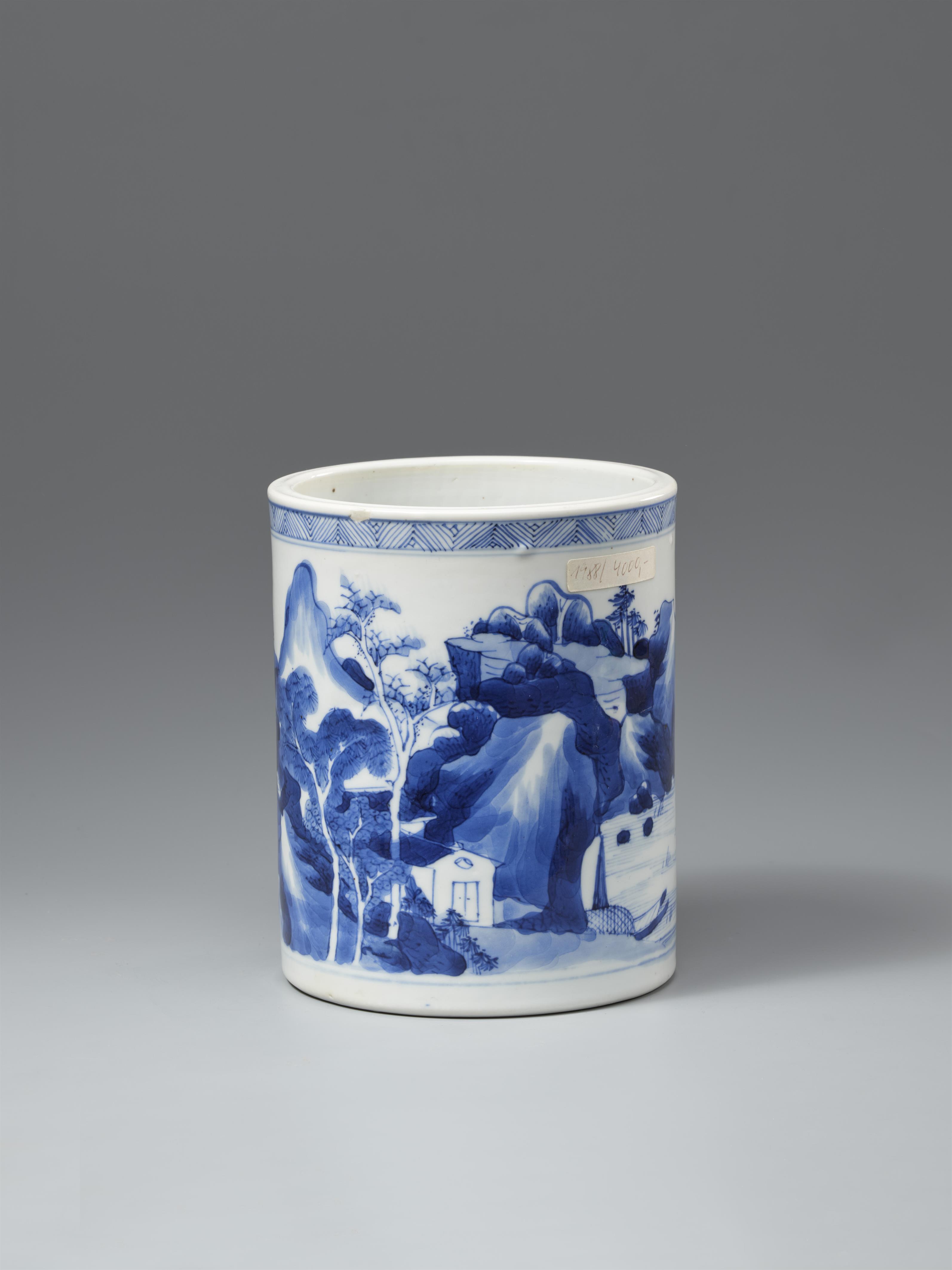 A blue and white brushpot (bitong). Kangxi period (1662–1722) - image-3