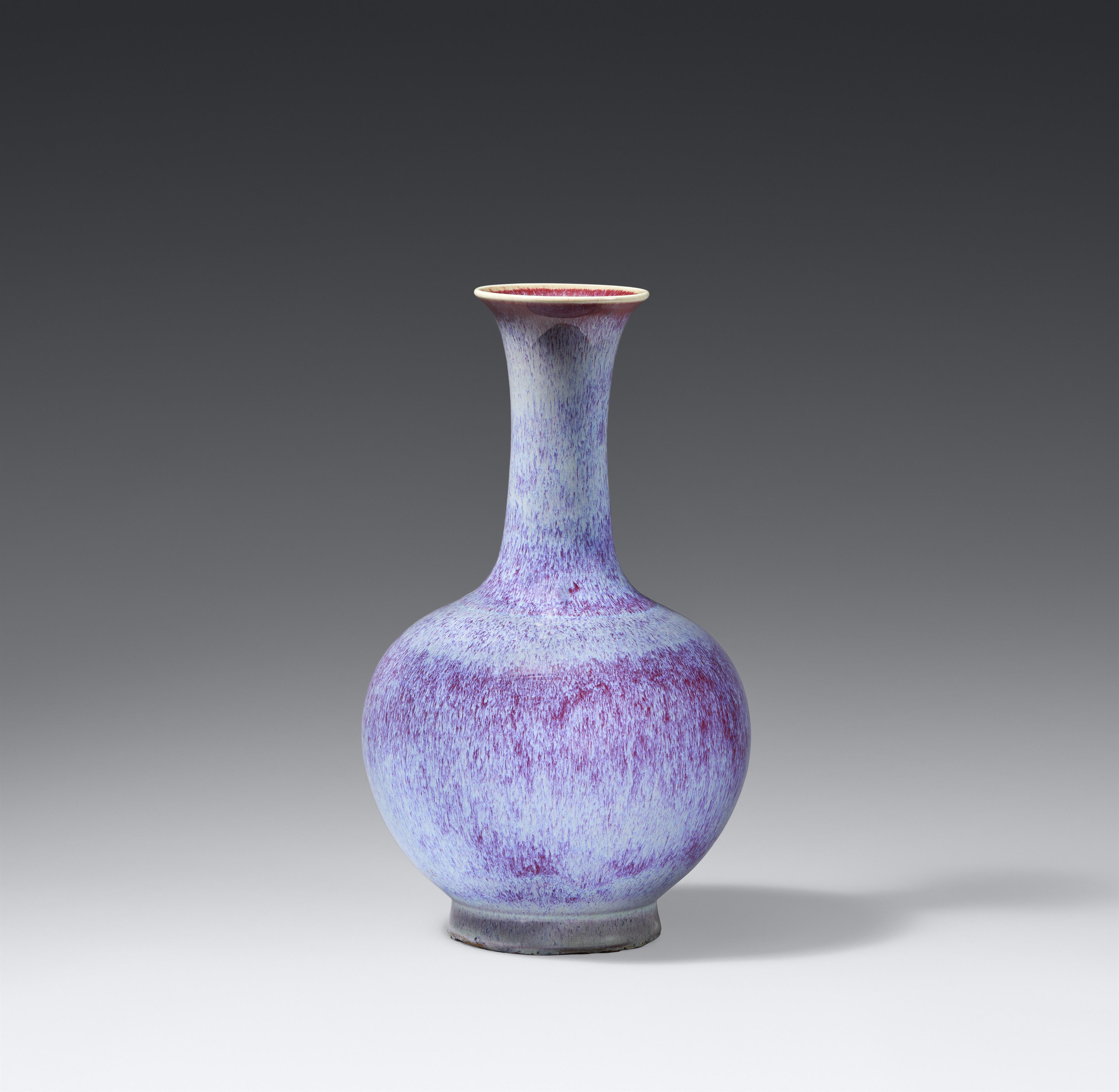 A flambé-glazed bottle vase. Qing dynasty, 18th/19th century - image-1