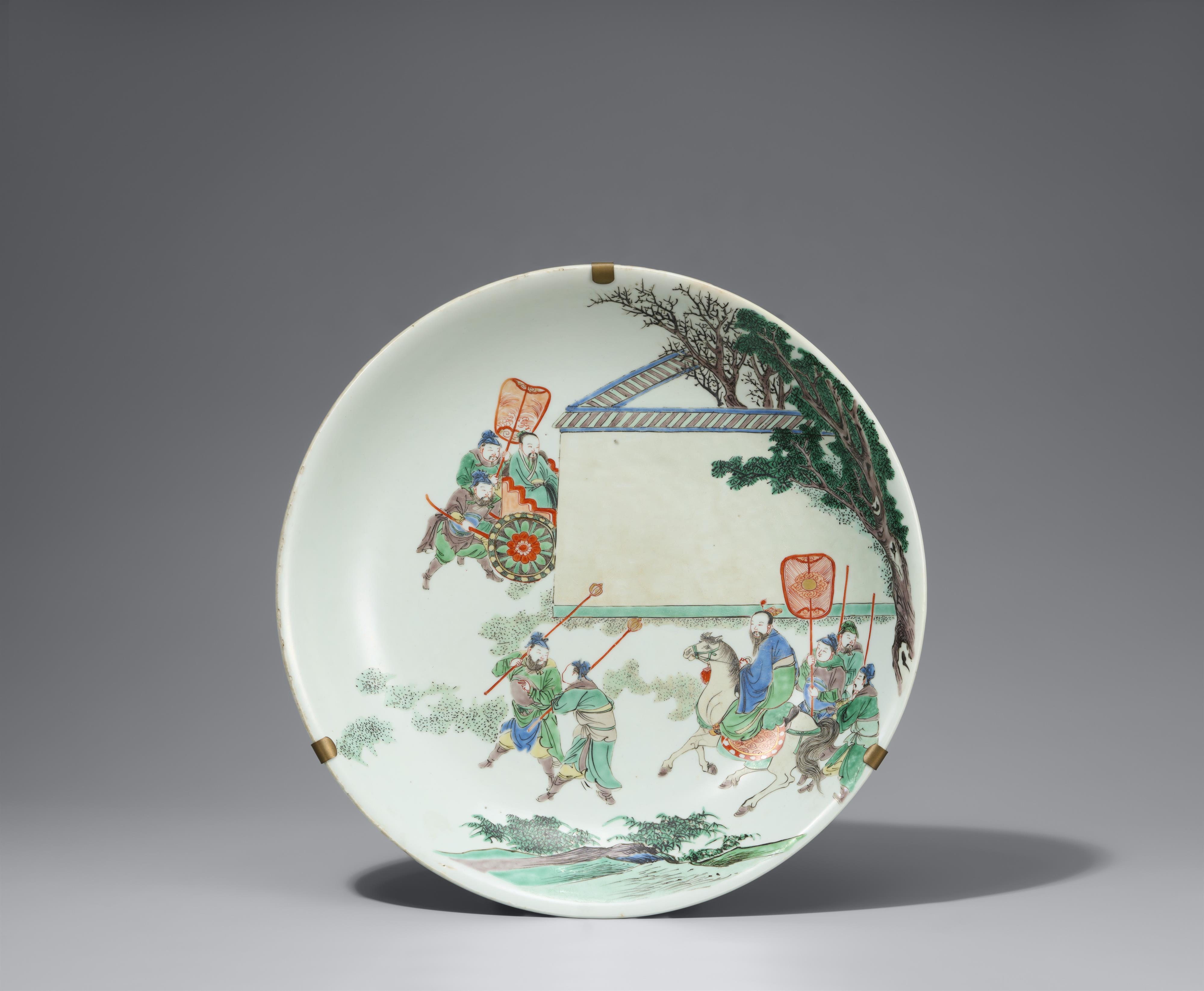Große famille verte-Schale mit Darstellung des Zhuge Liang. Kangxi-Periode (1661–1722) - image-1