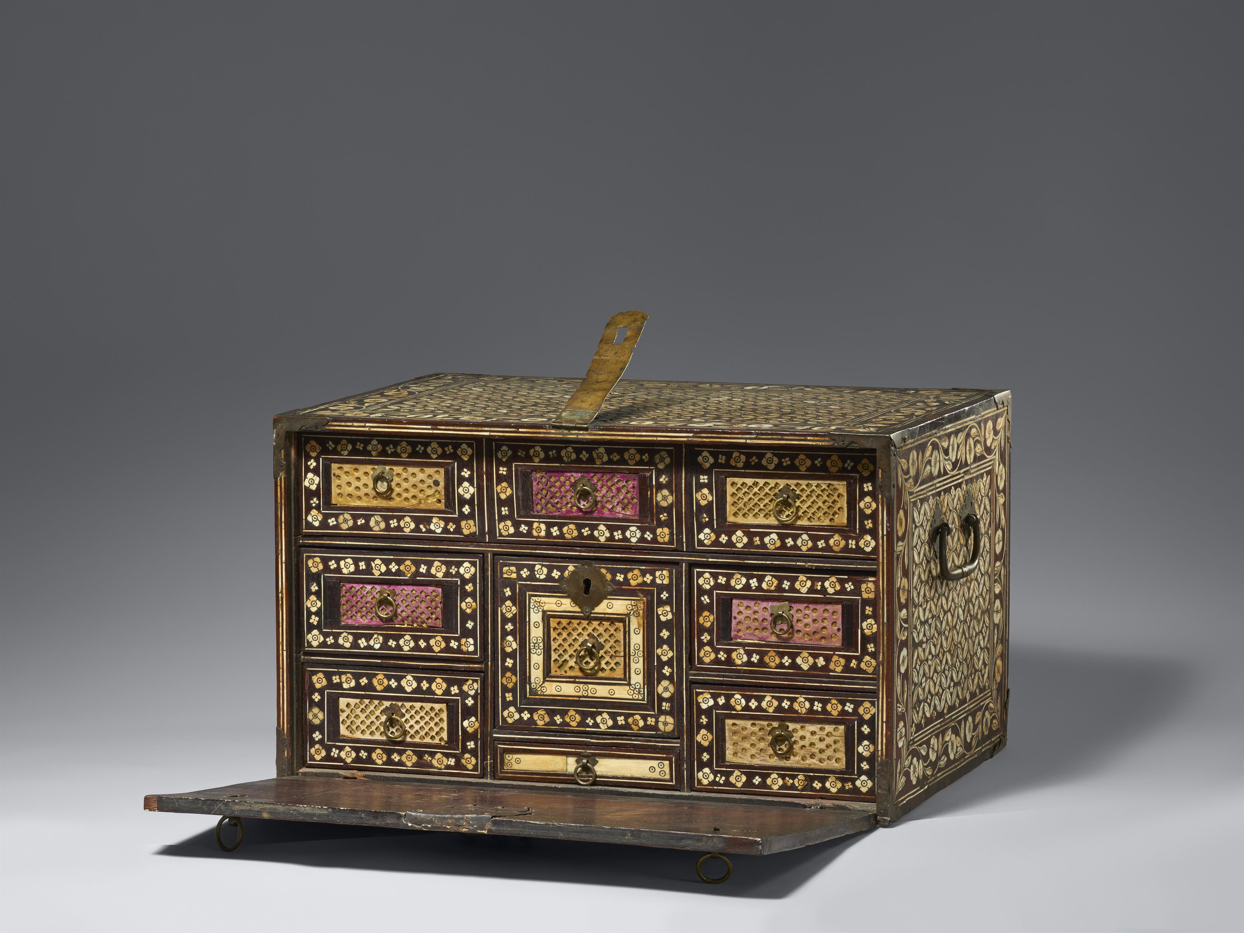 A Mughal ivory-inlaid wooden chest. Northwest-India/Pakistan, Gujarat or Sindh. 17th century - image-1