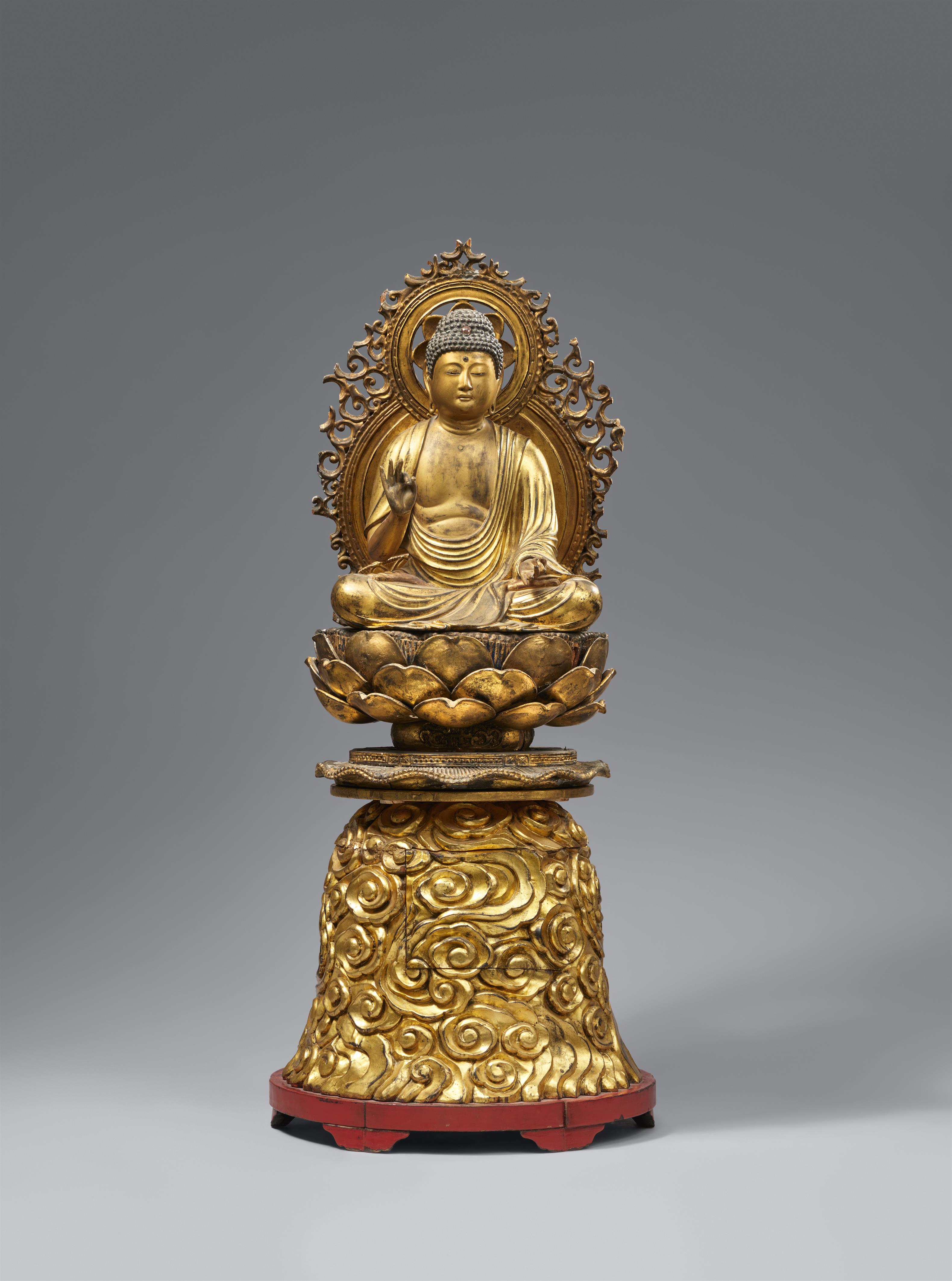 A gilt wood figure of Amida Nyorai. 18th/ early 19th century - image-1