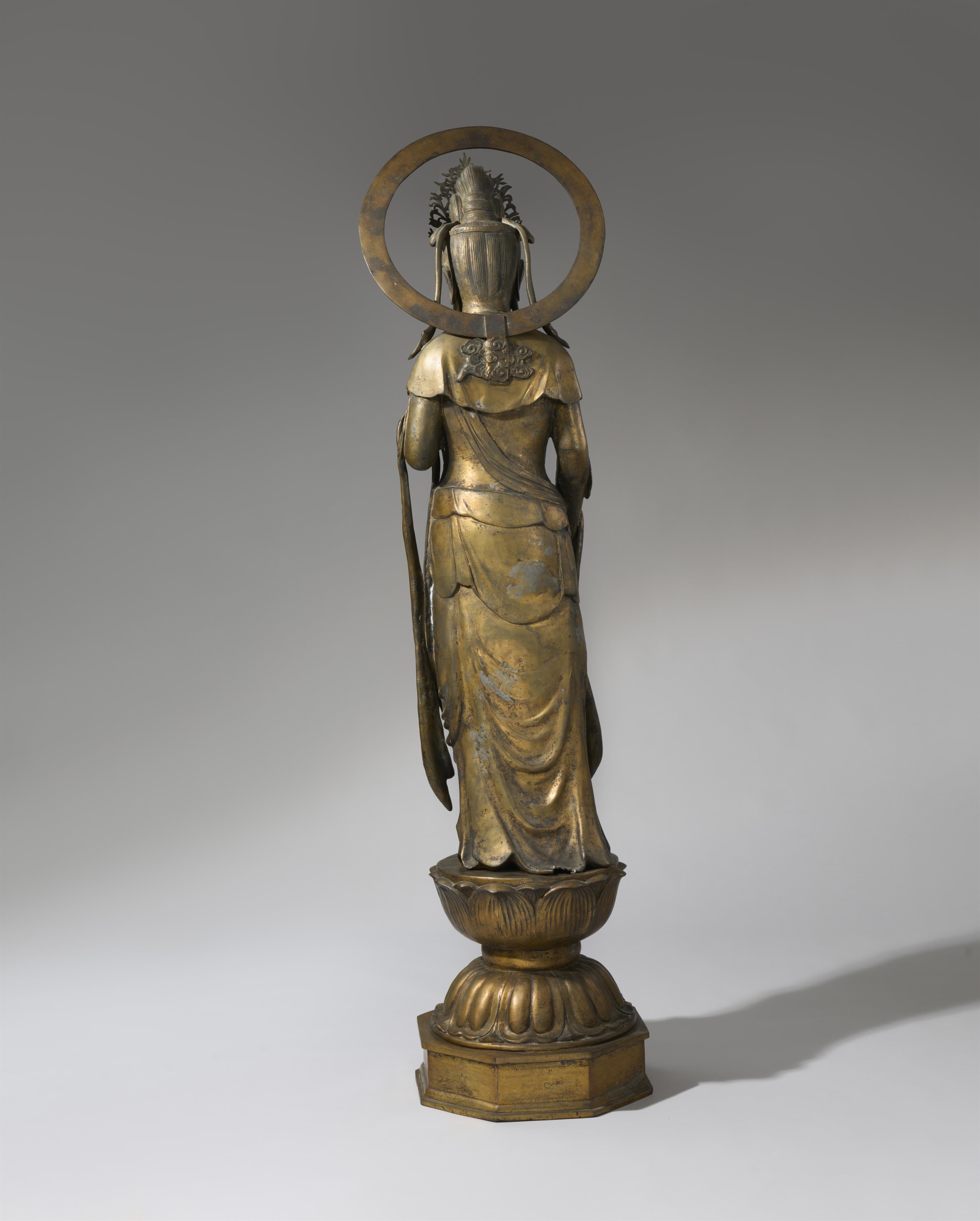 Sehr große Figur des Kannon Bosatsu. Bronze. Meiji-Zeit - image-2