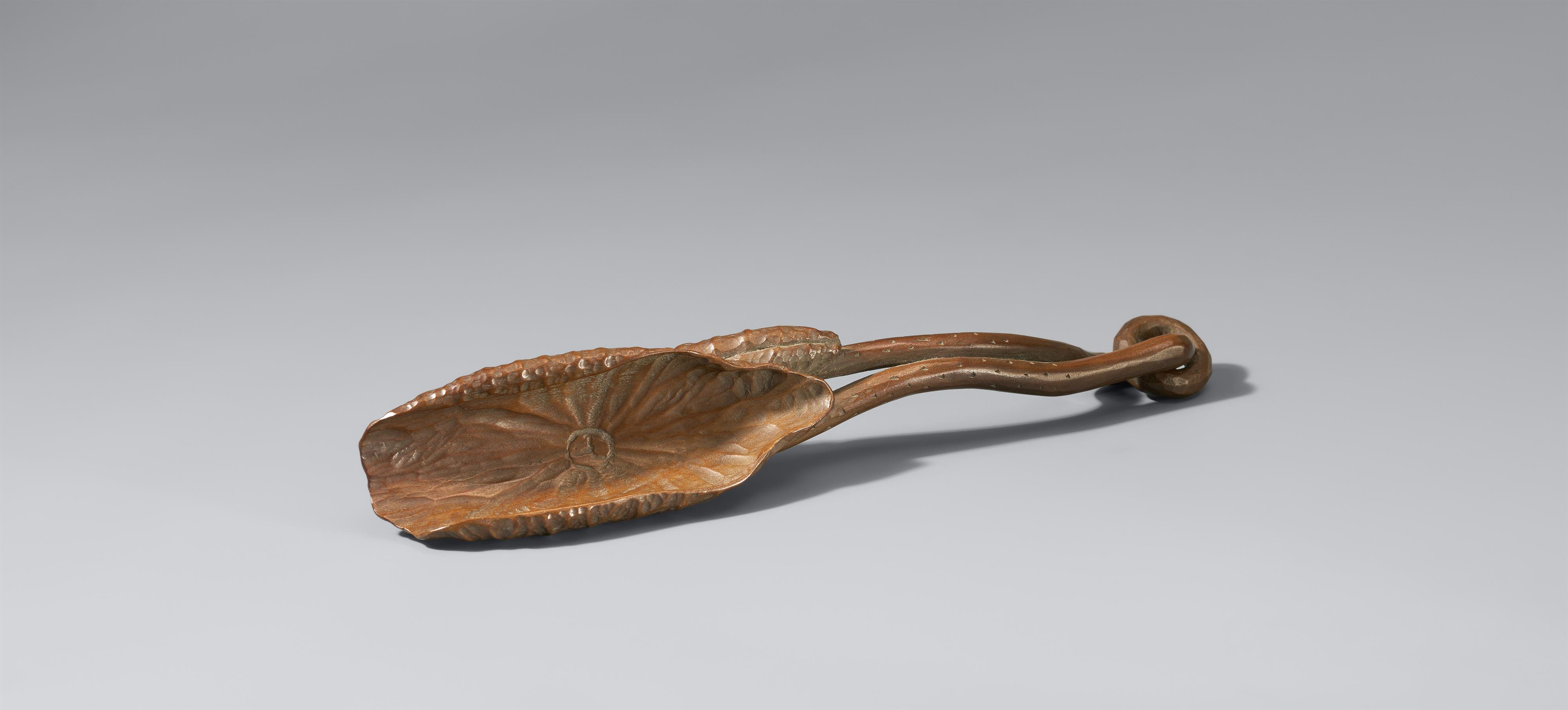 A wooden scoop for tea leaves (chagô). 20th century - image-1