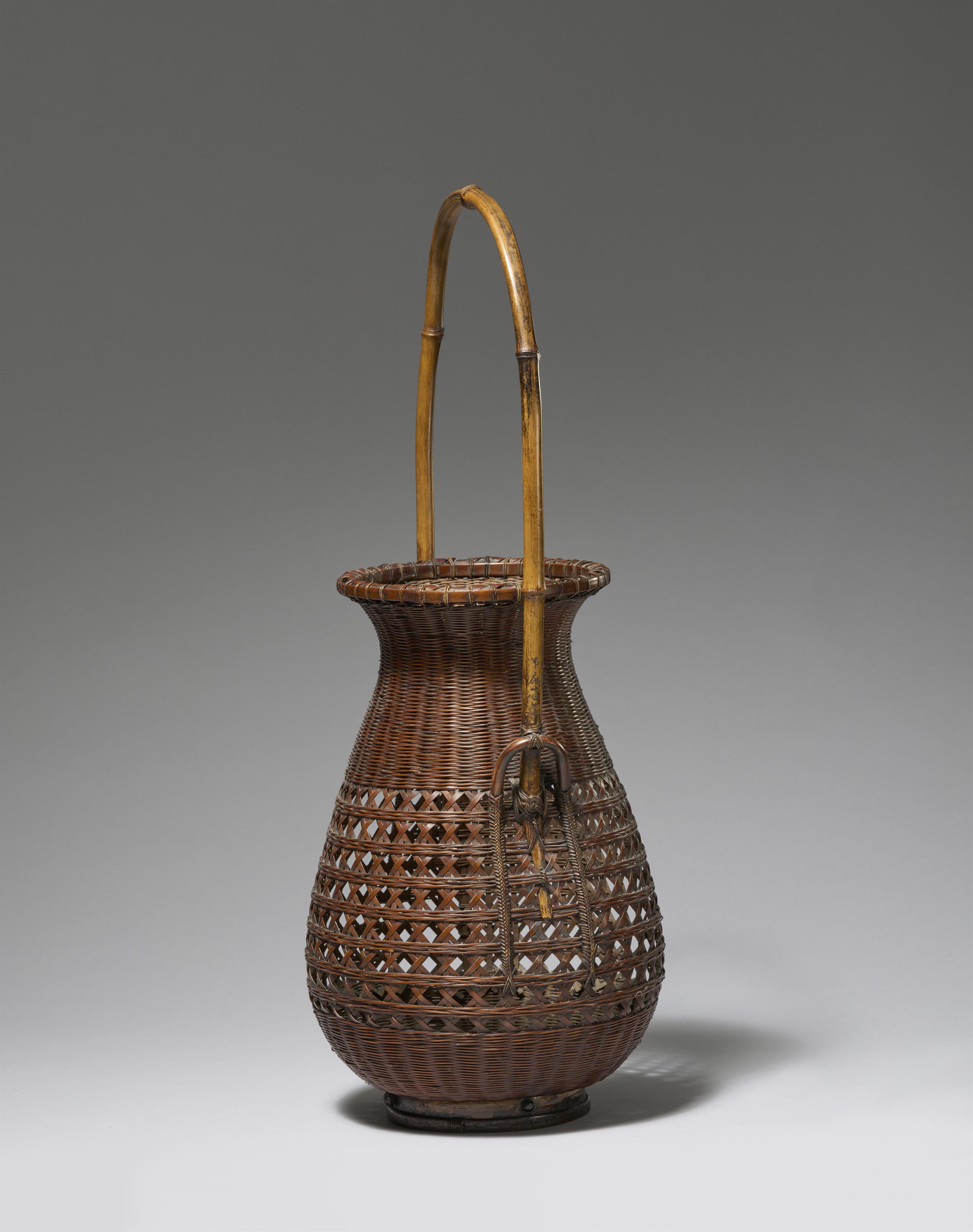 A large bamboo ikebana basket. First half 20th century - image-2