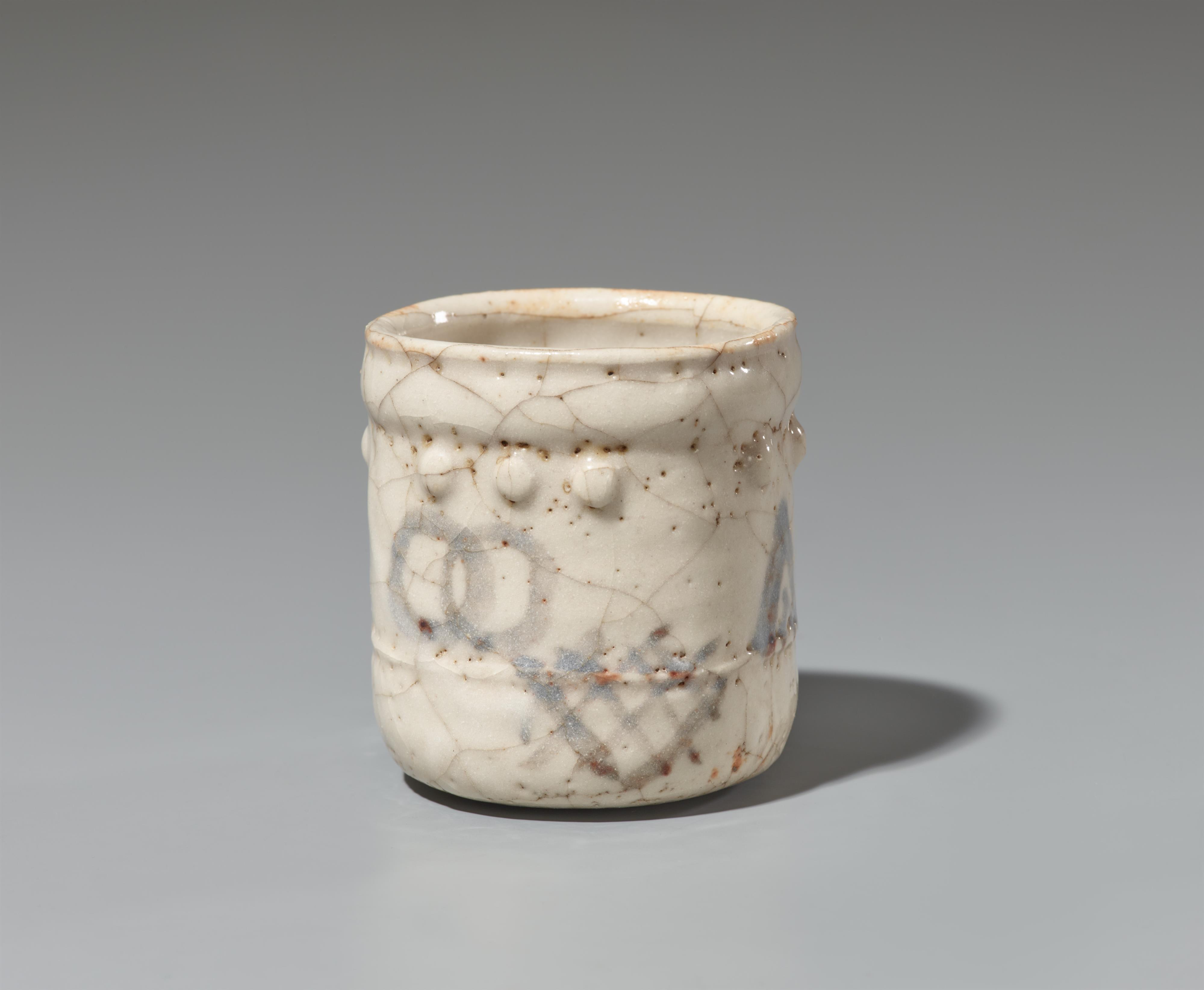 An E-Shino cup (yunomi). Mino area. Edo period or a little later - image-2