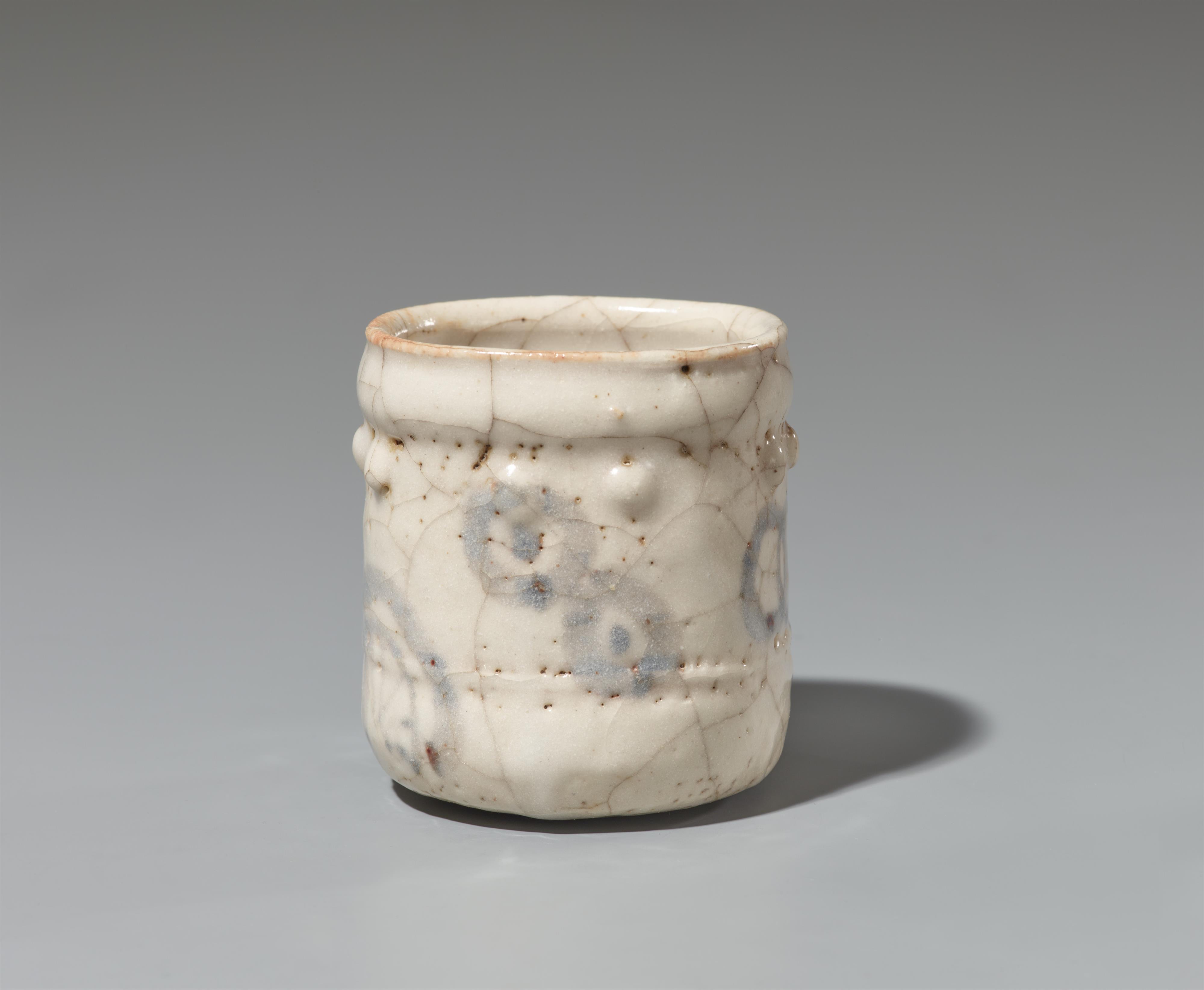 An E-Shino cup (yunomi). Mino area. Edo period or a little later - image-3