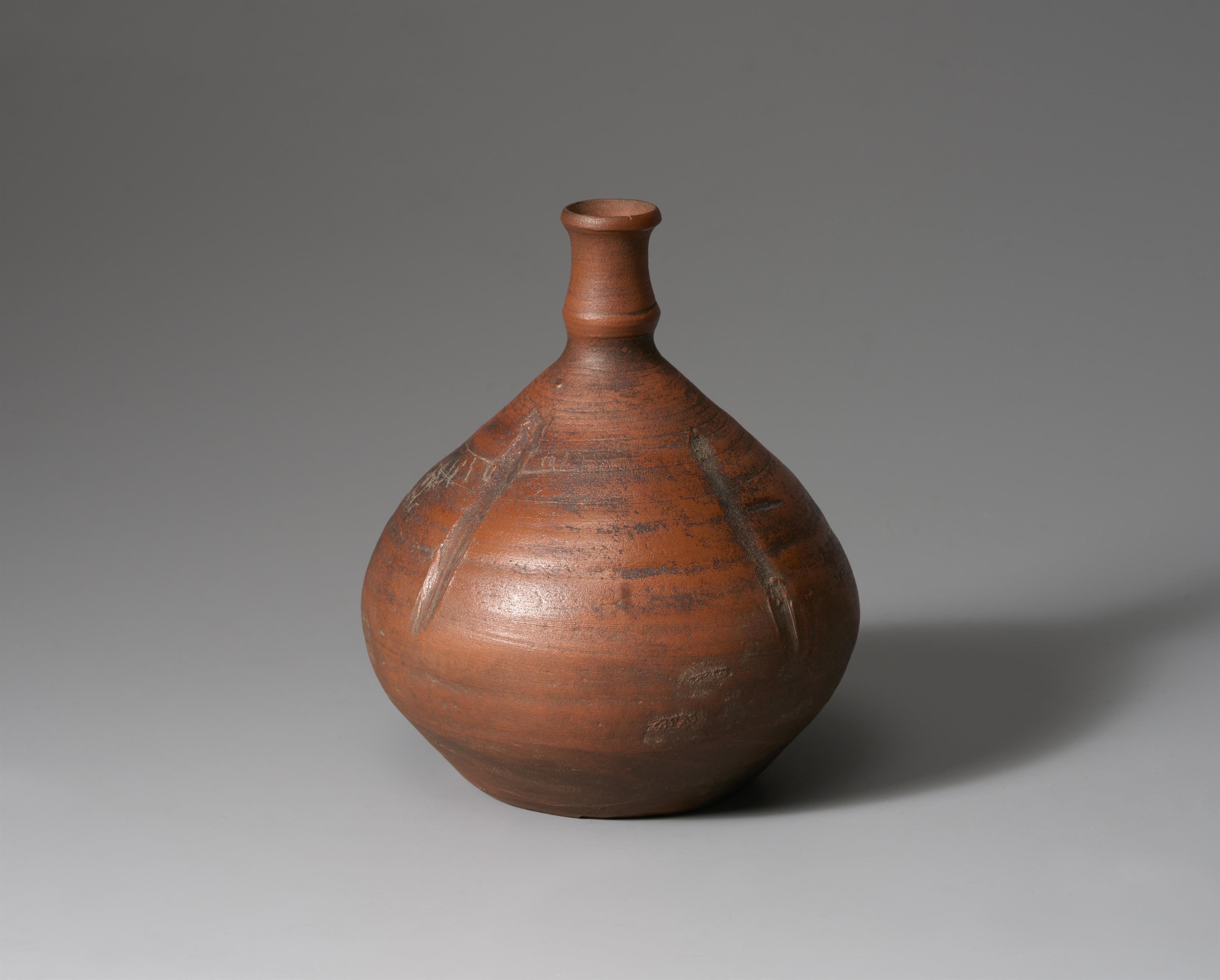 A vase-shaped Bizen abura-tsubo. Edo period - image-2