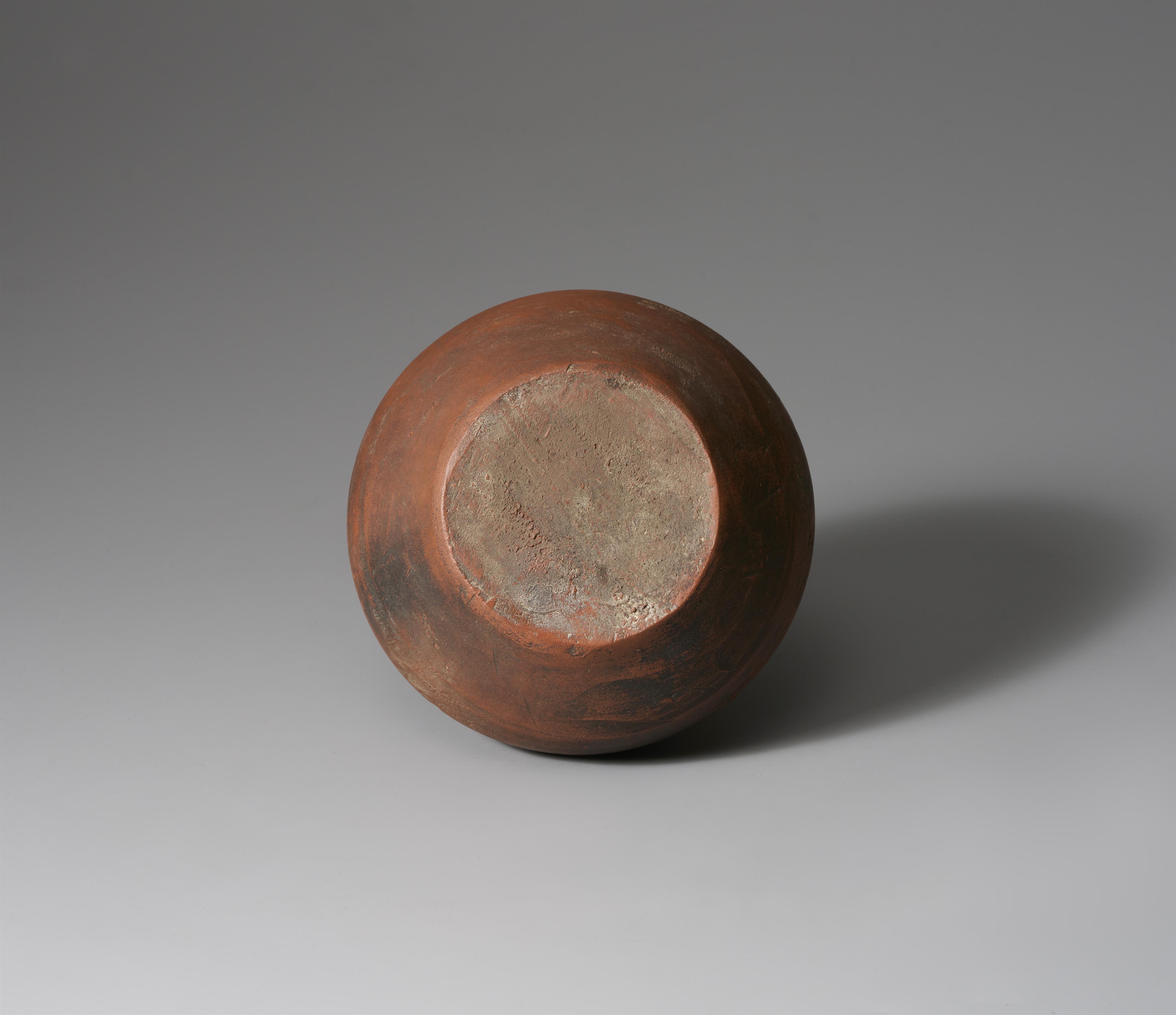 A vase-shaped Bizen abura-tsubo. Edo period - image-3