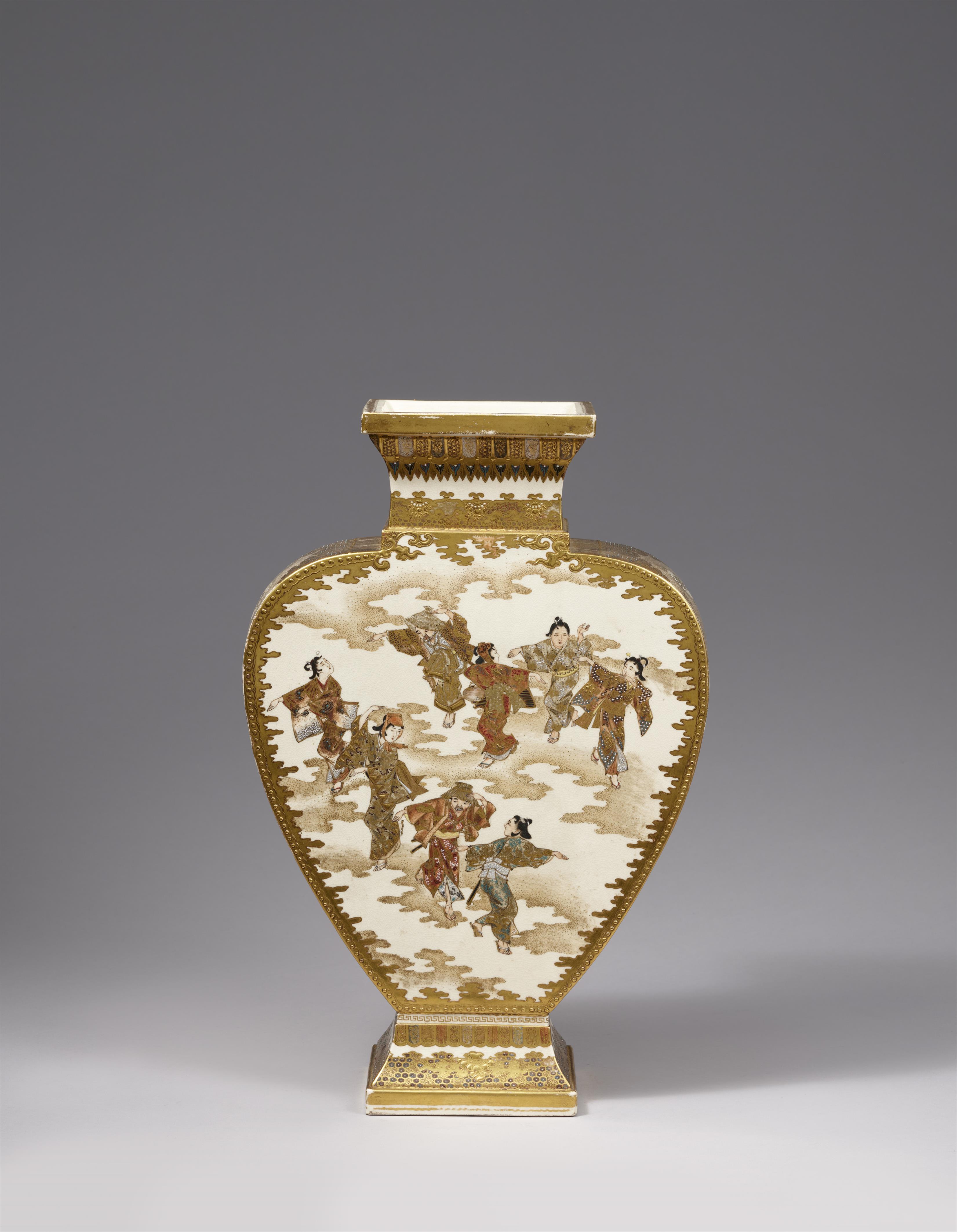 A large Satsuma vase. Around 1880 - image-3