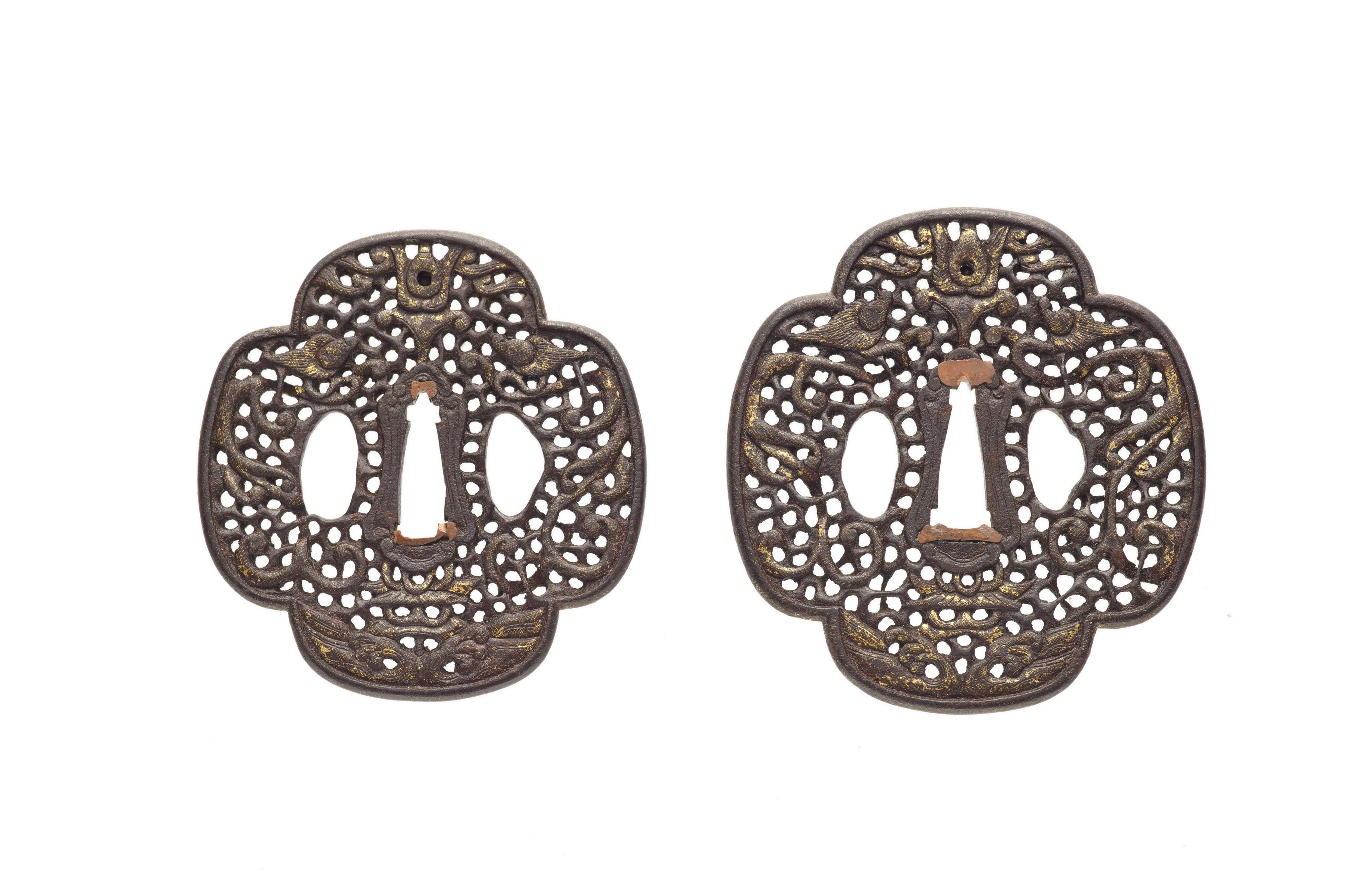 A pair of nanban iron tsuba for a daishô. 18th century - image-1