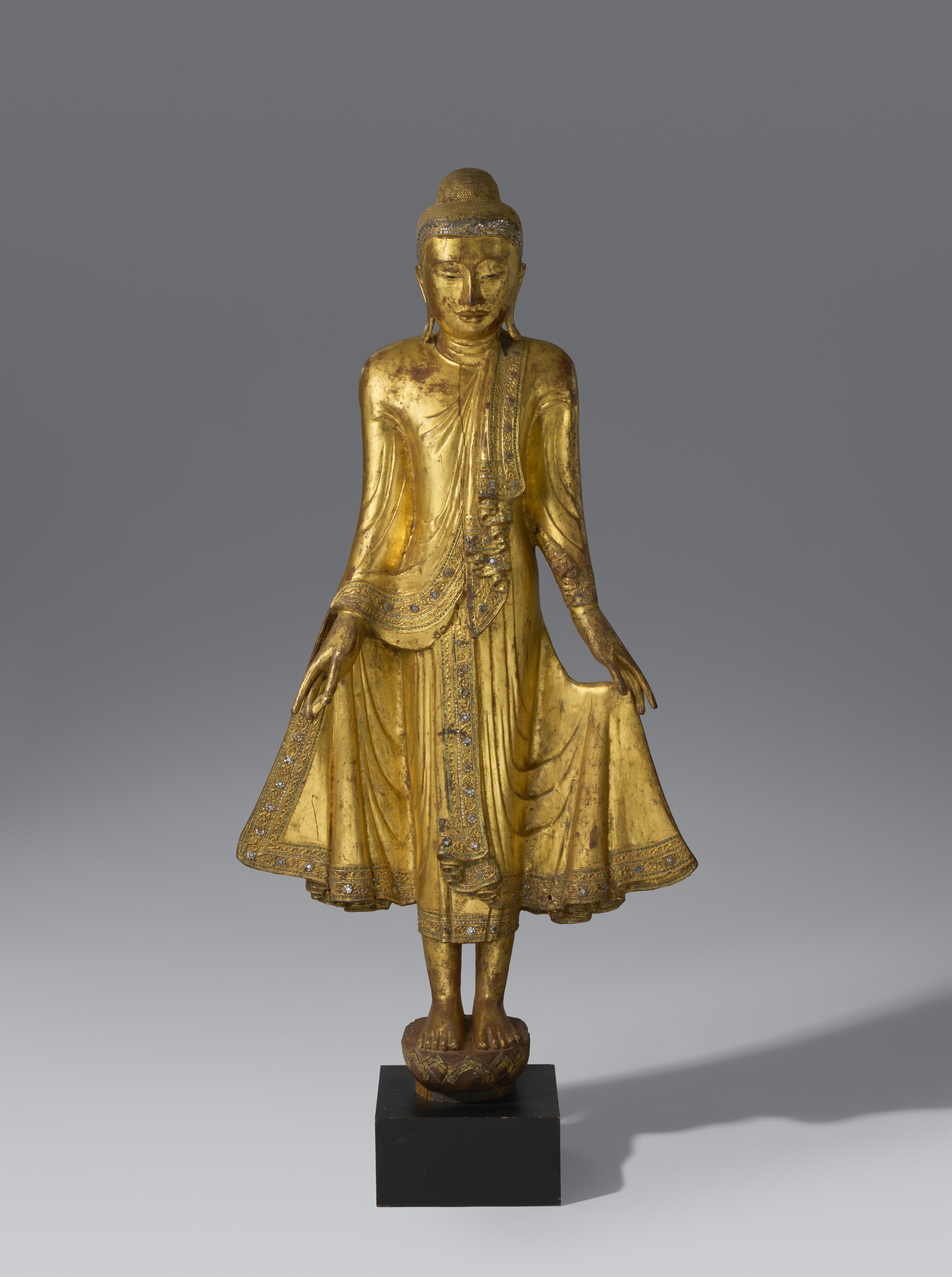 A very large Mandalay figure of a Buddha. Burma. 19th century - image-1