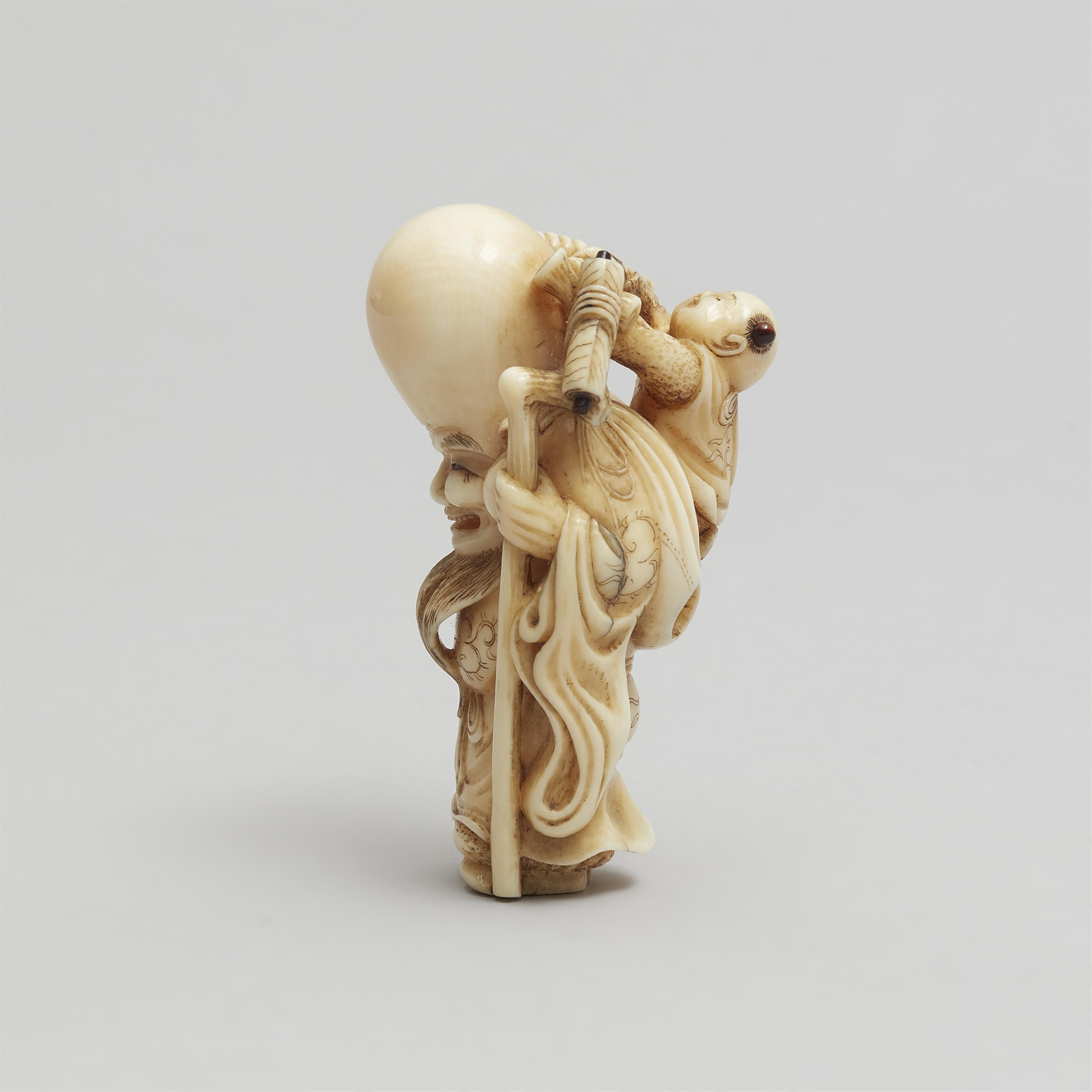 An amusing ivory netsuke of Fukurokuju and karako. 19th century - image-8