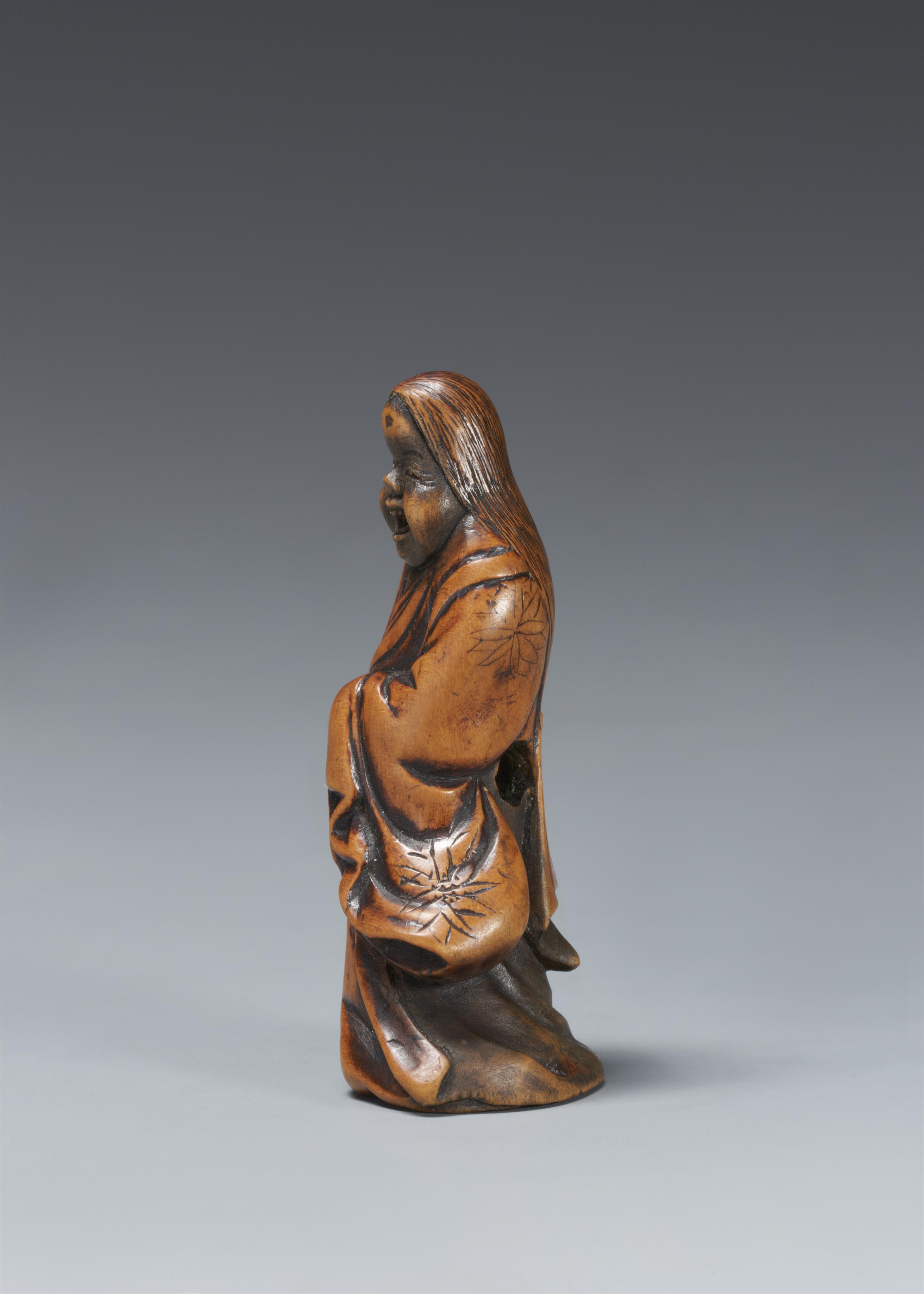 A boxwood netsuke of a jolly Okame. 19th century - image-3