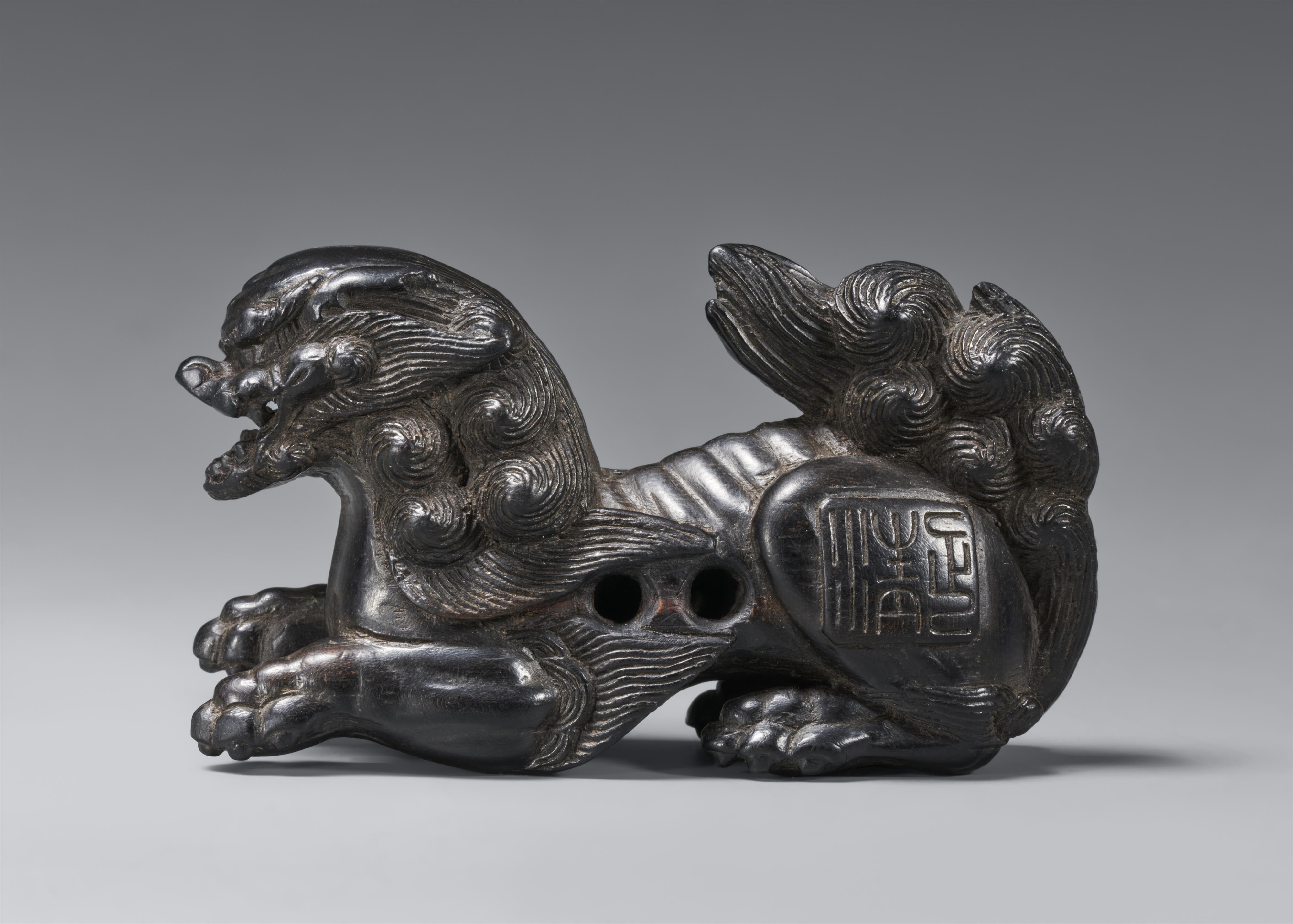 A large kokutan netsuke of a shishi. 19th century - image-3