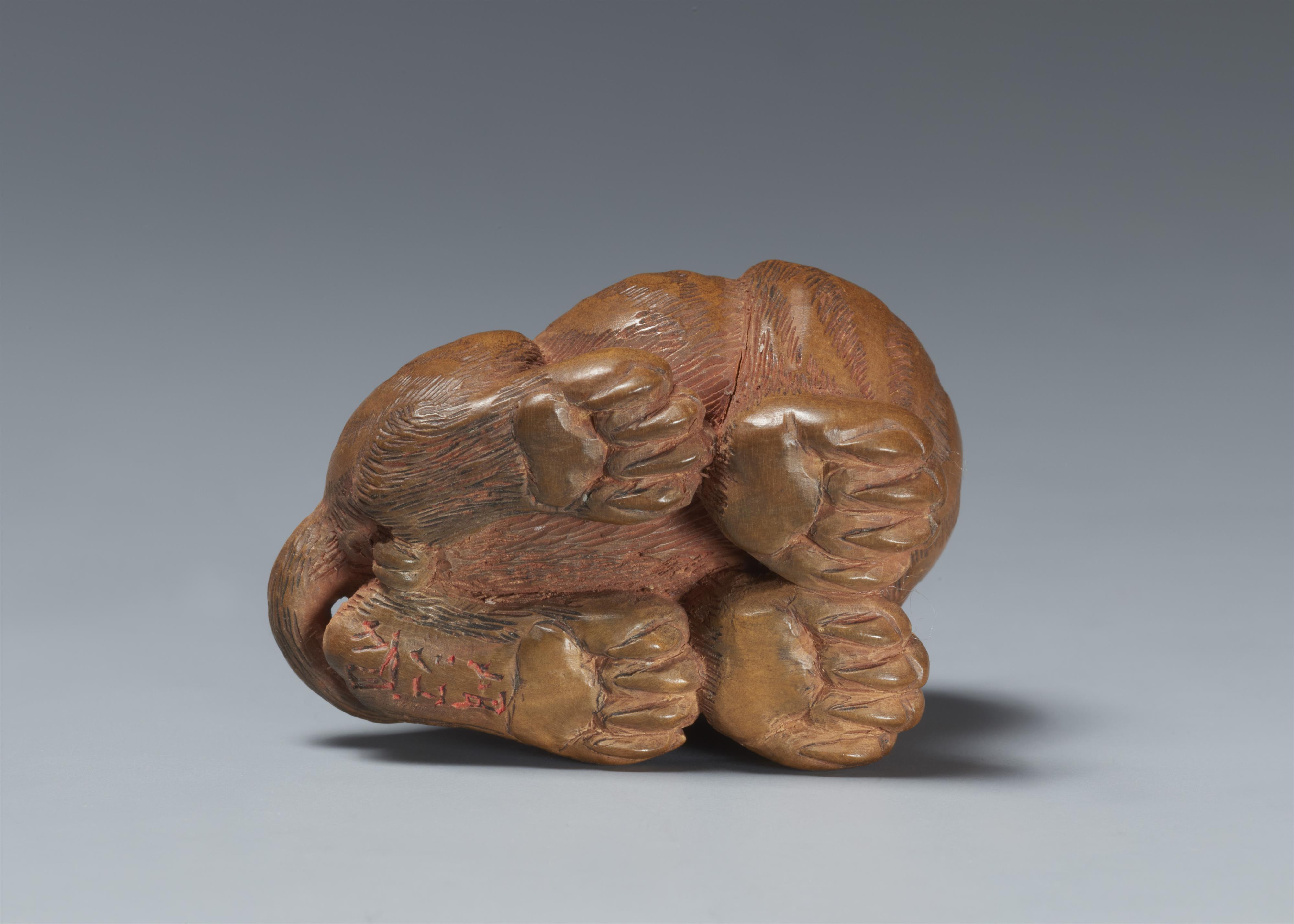 A light boxwood netsuke of a tiger. 19th century - image-5