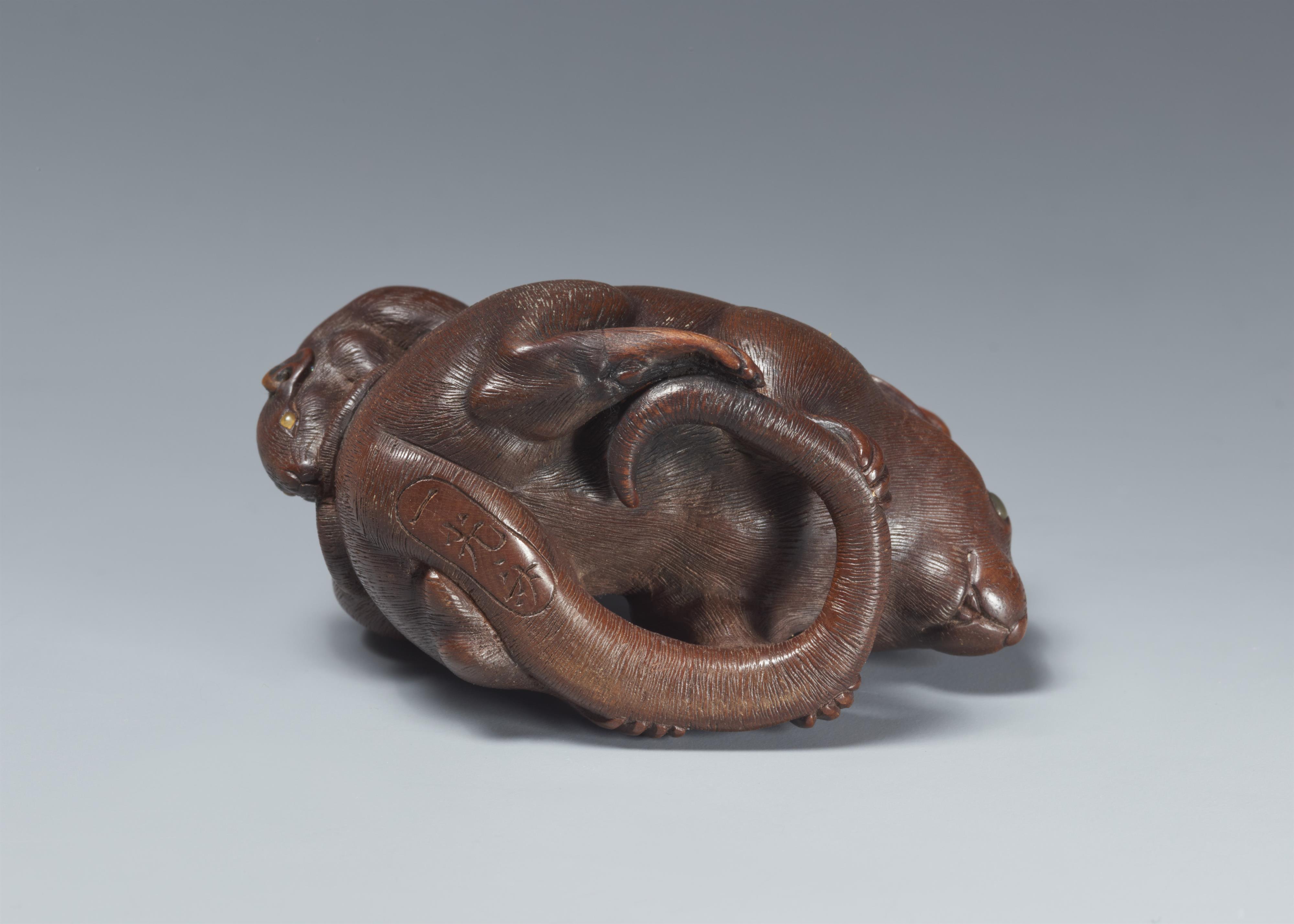 A wood okimono netsuke of rats. Second half 19th century - image-5