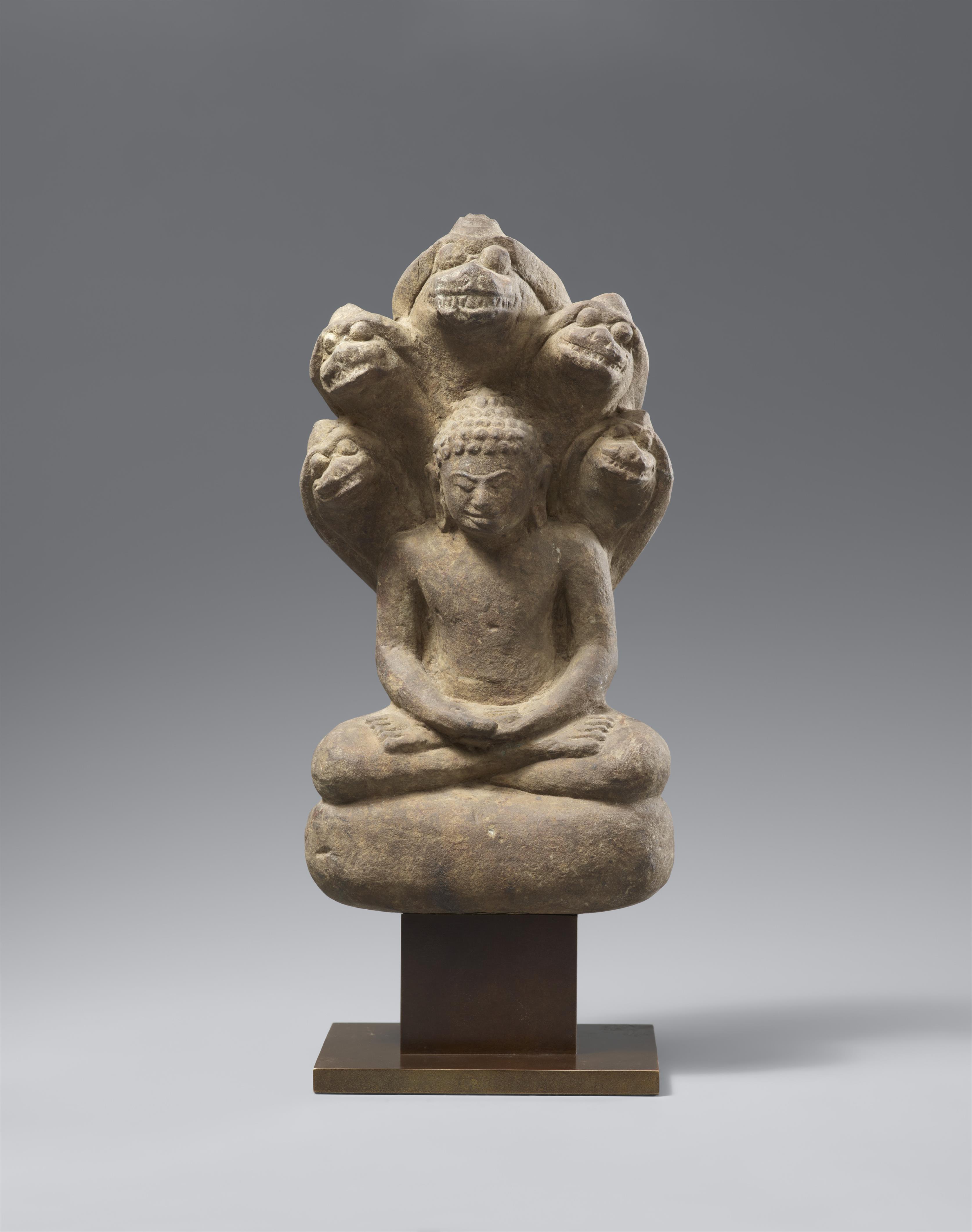 A small Mon stone Buddha Muchalinda. Thailand, Mon-Dvaravati period, 7th/8th century - image-1