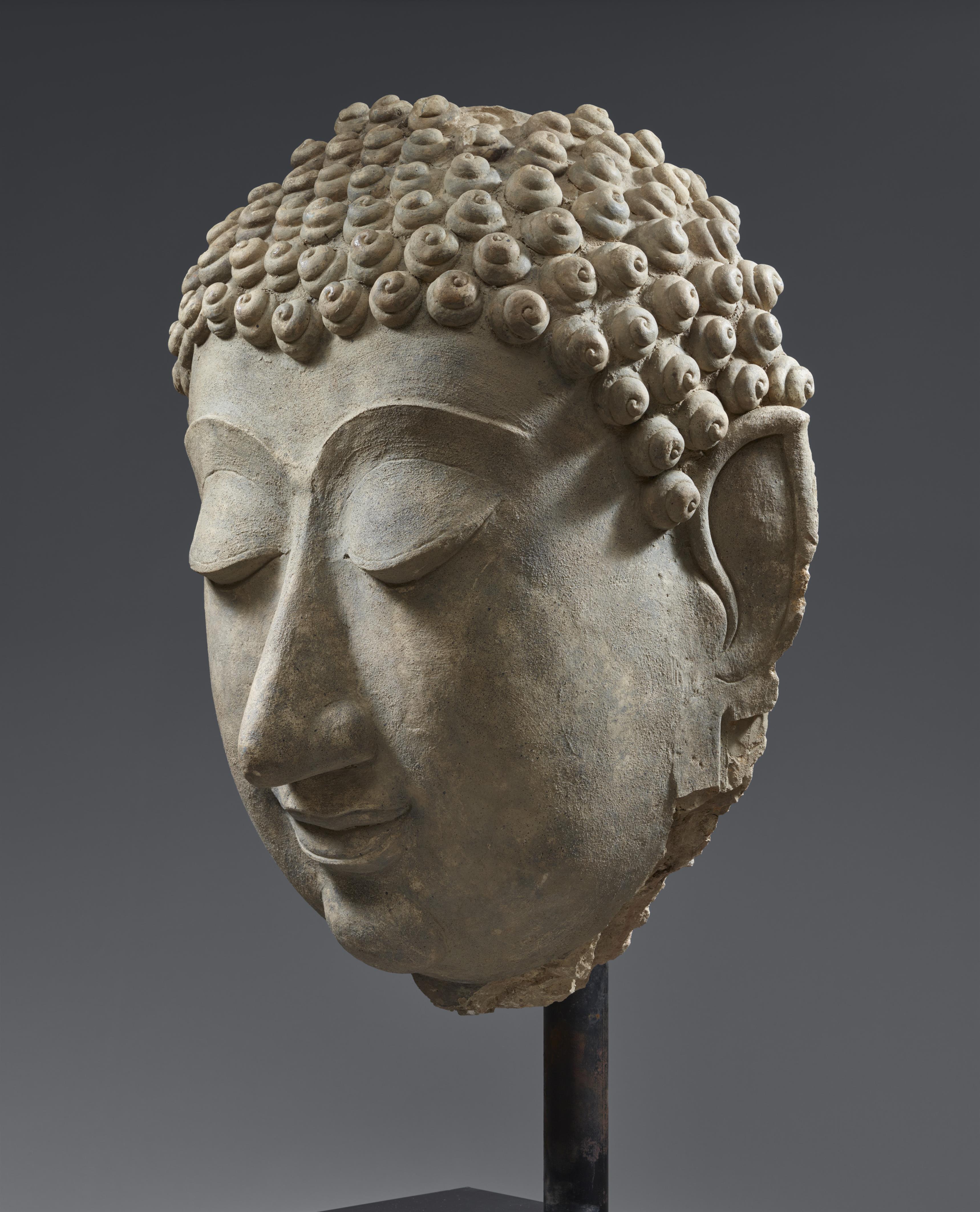 A monumental Sukhothai stucco head of a Buddha, Thailand. 14th/15th century - image-2