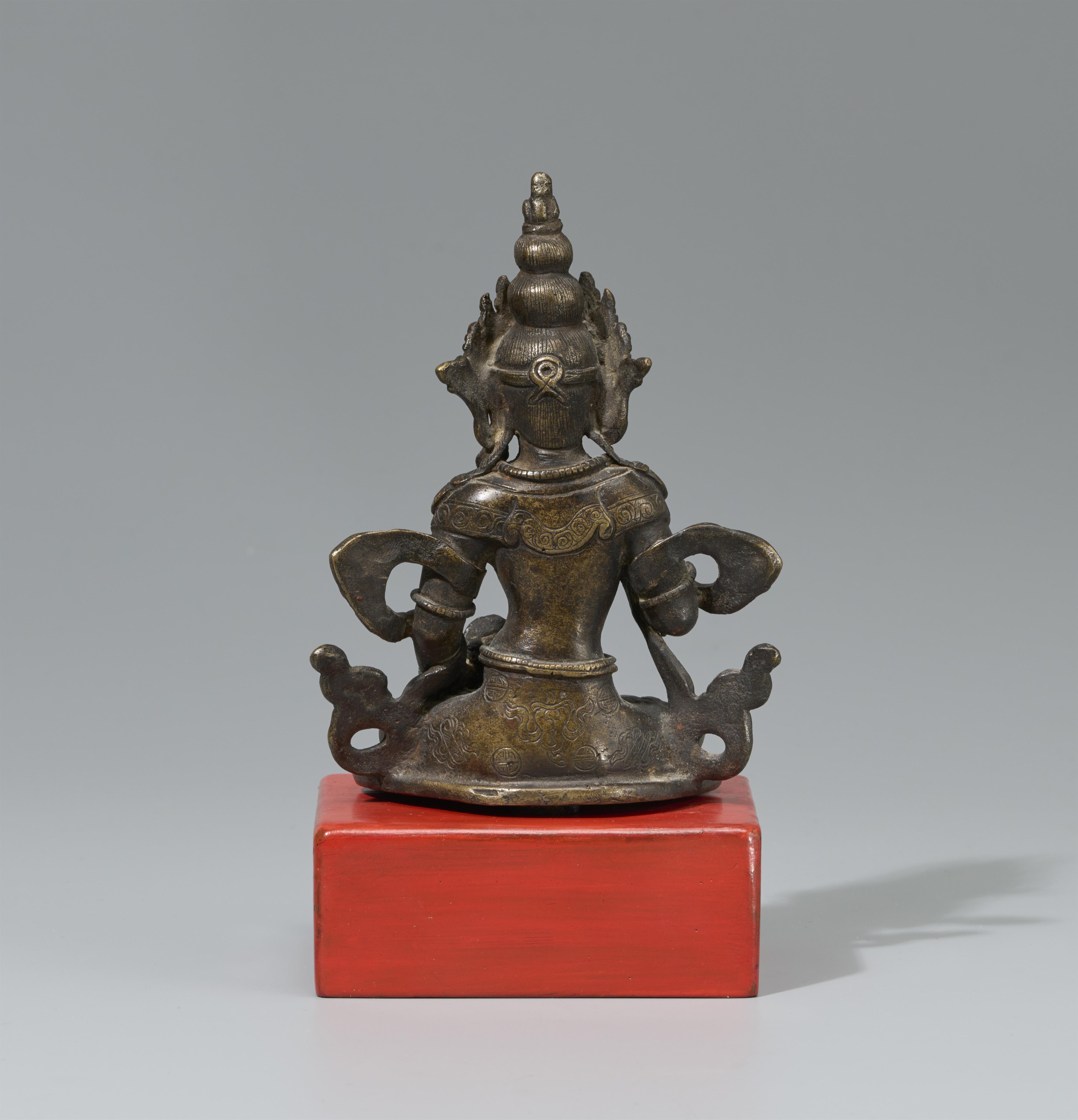 A bronze figure of Vajrasattva. Sino-Tibetan, 18th/19th century - image-2