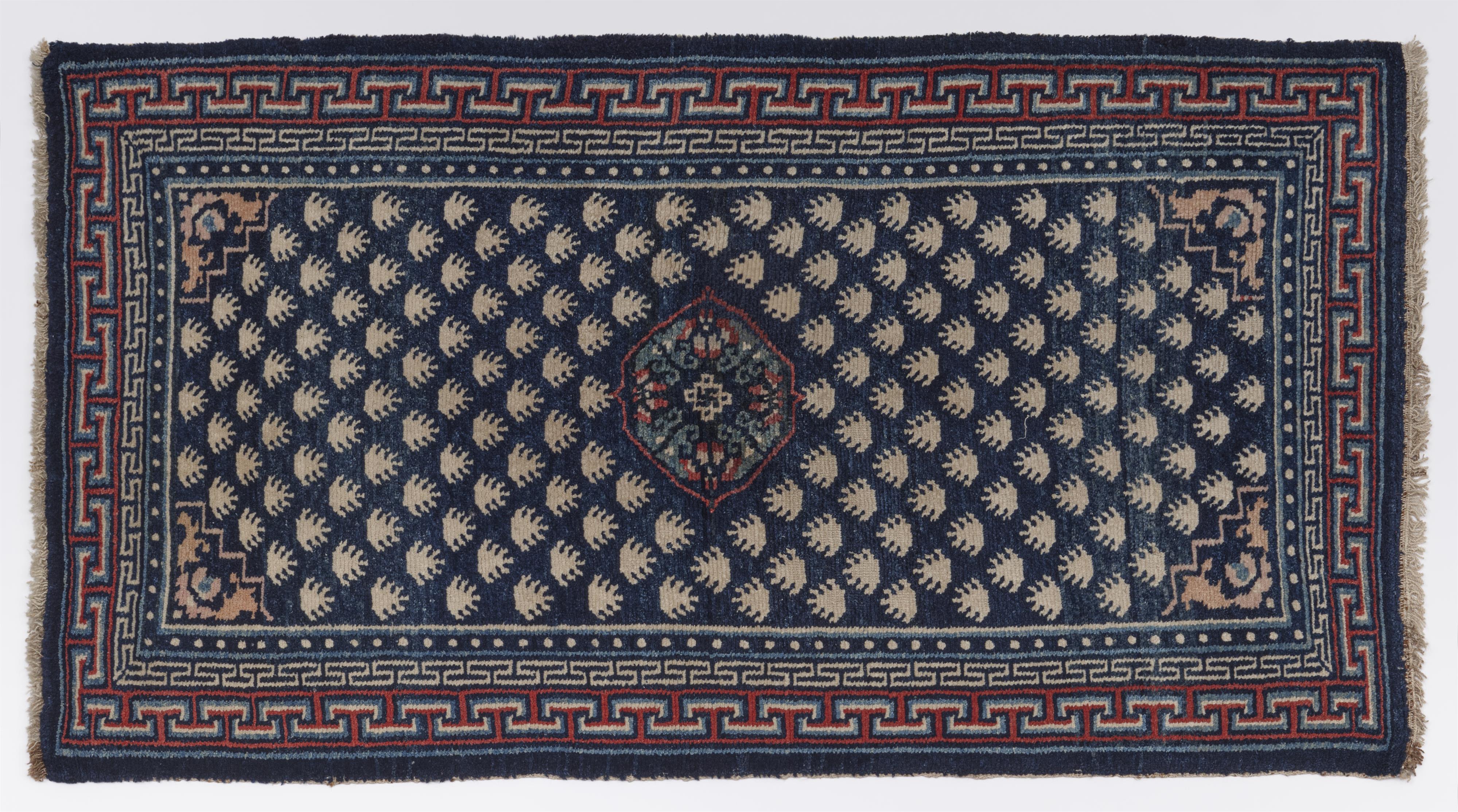 A wool khaden rug. Tibet, Kampa Dzong, 19th century - image-1