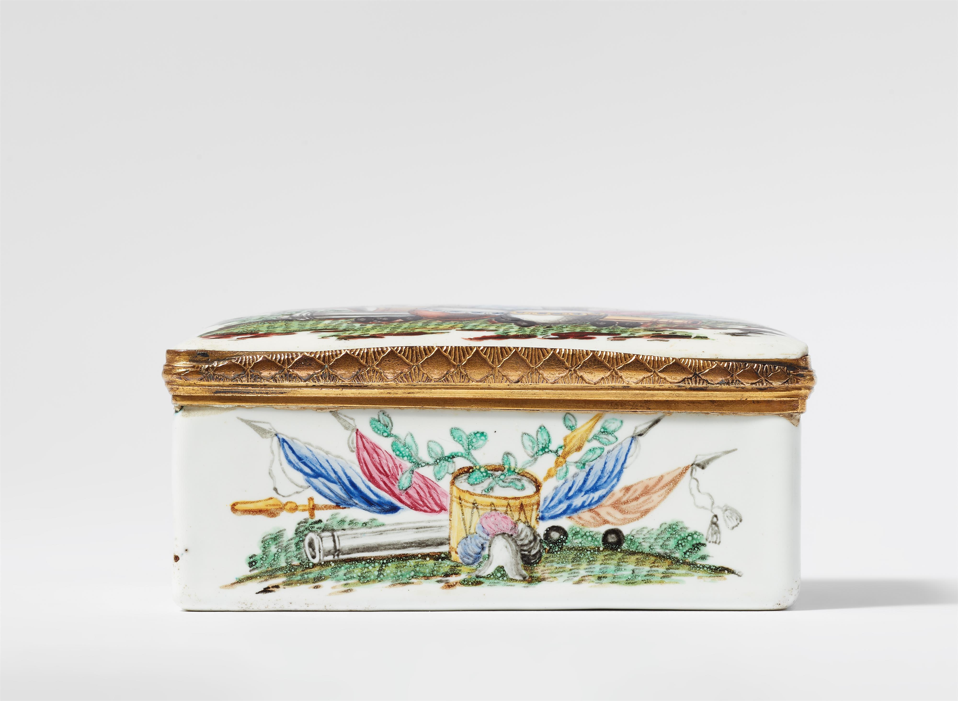 A Berlin enamel snuff box with war trophy motifs - image-3