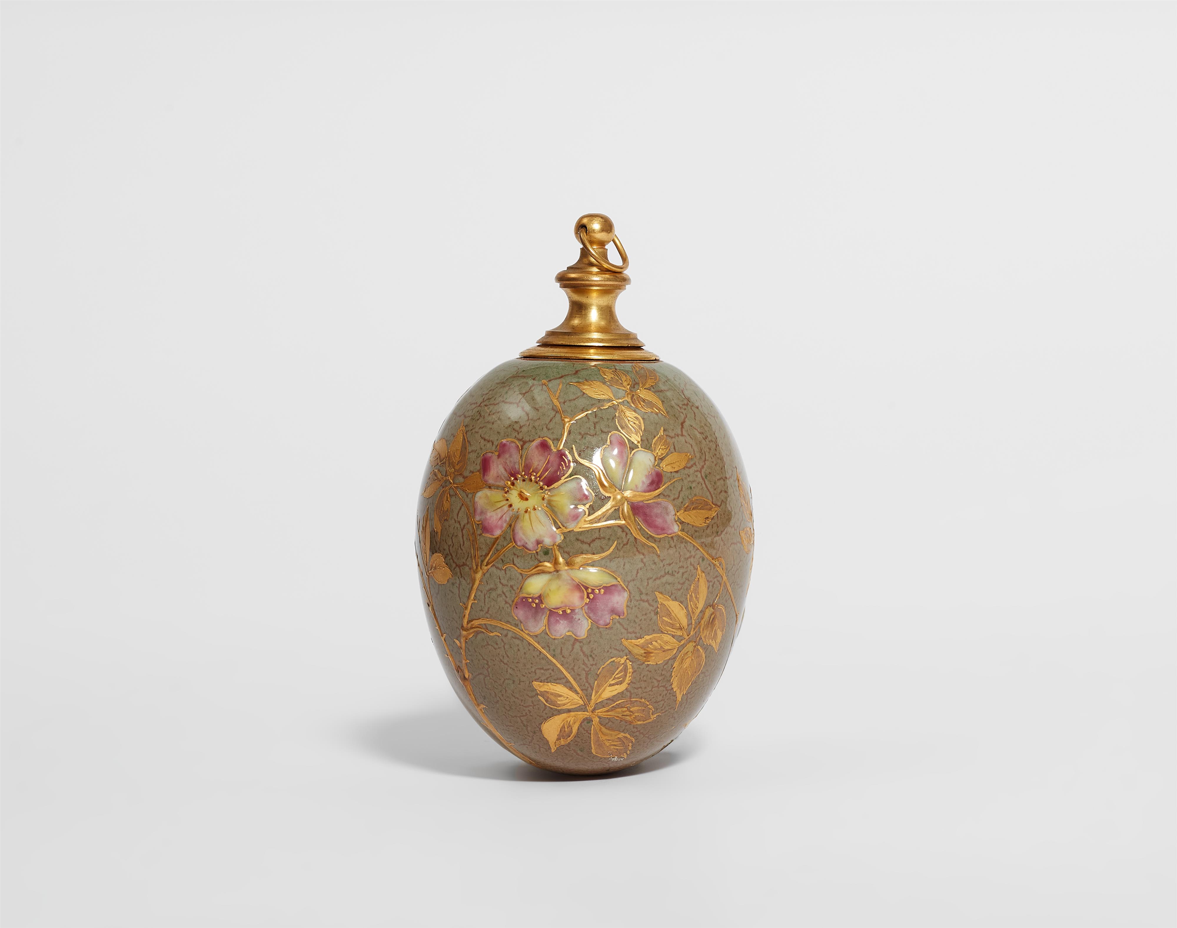 Egg-shaped Berlin KPM porcelain flask with rose sprigs - image-2