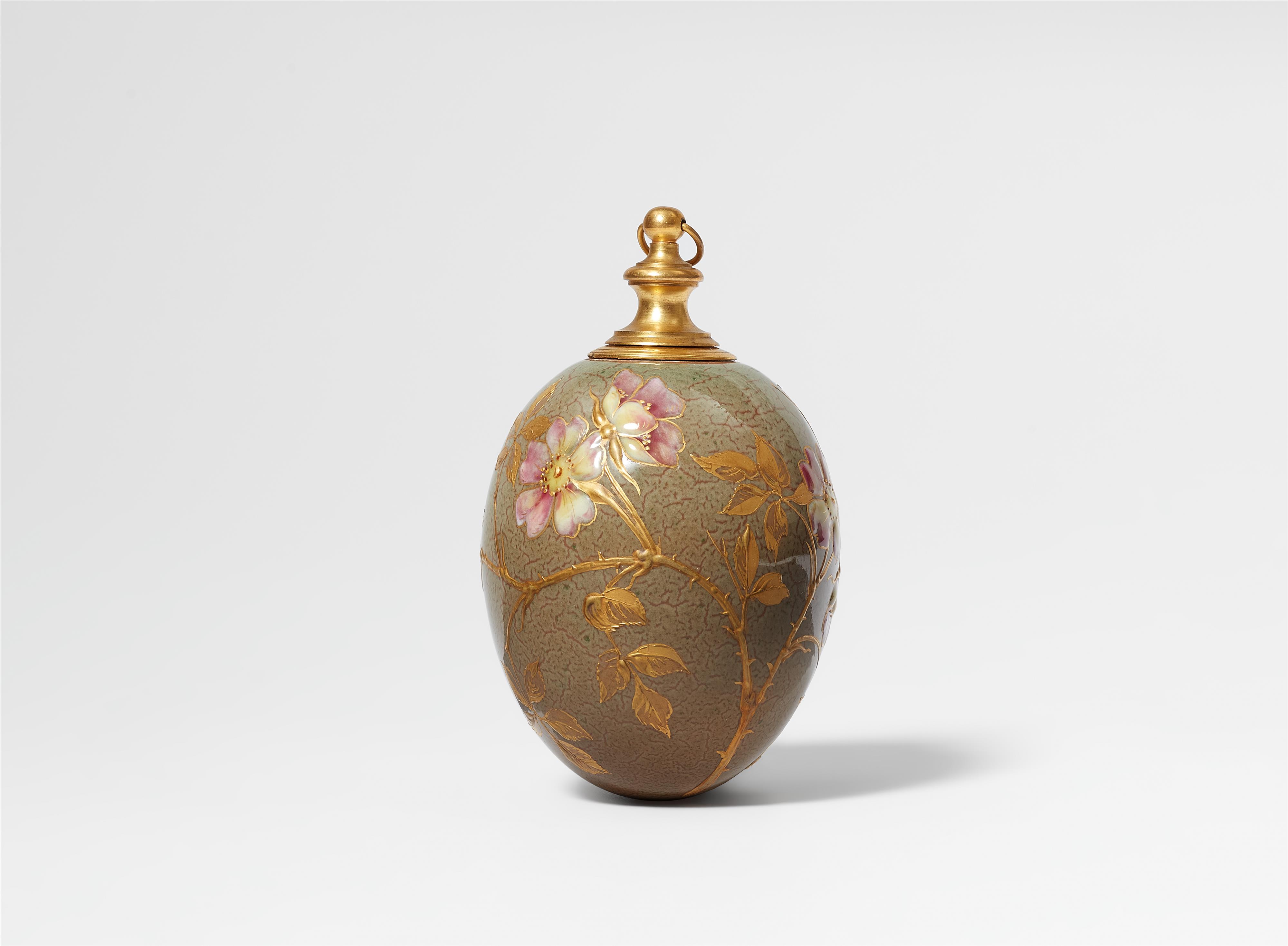 Egg-shaped Berlin KPM porcelain flask with rose sprigs - image-1