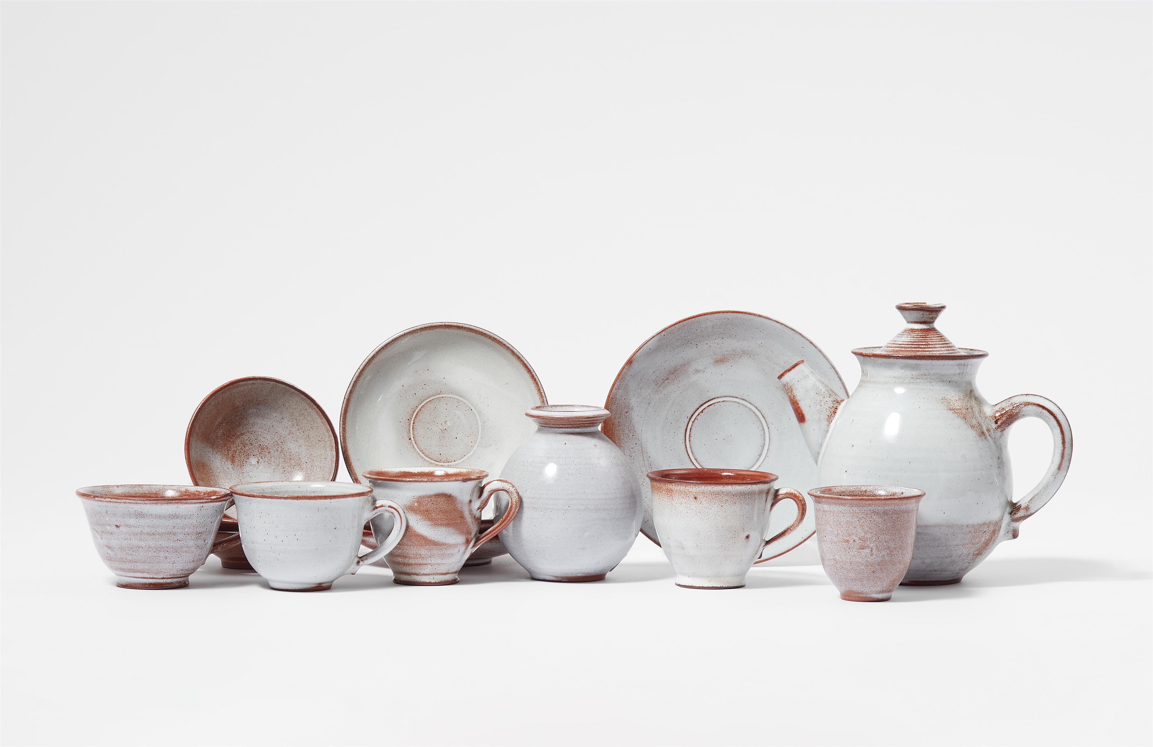 14 items from a ceramic service by Otto Lindig (1895 - 1966) - image-1