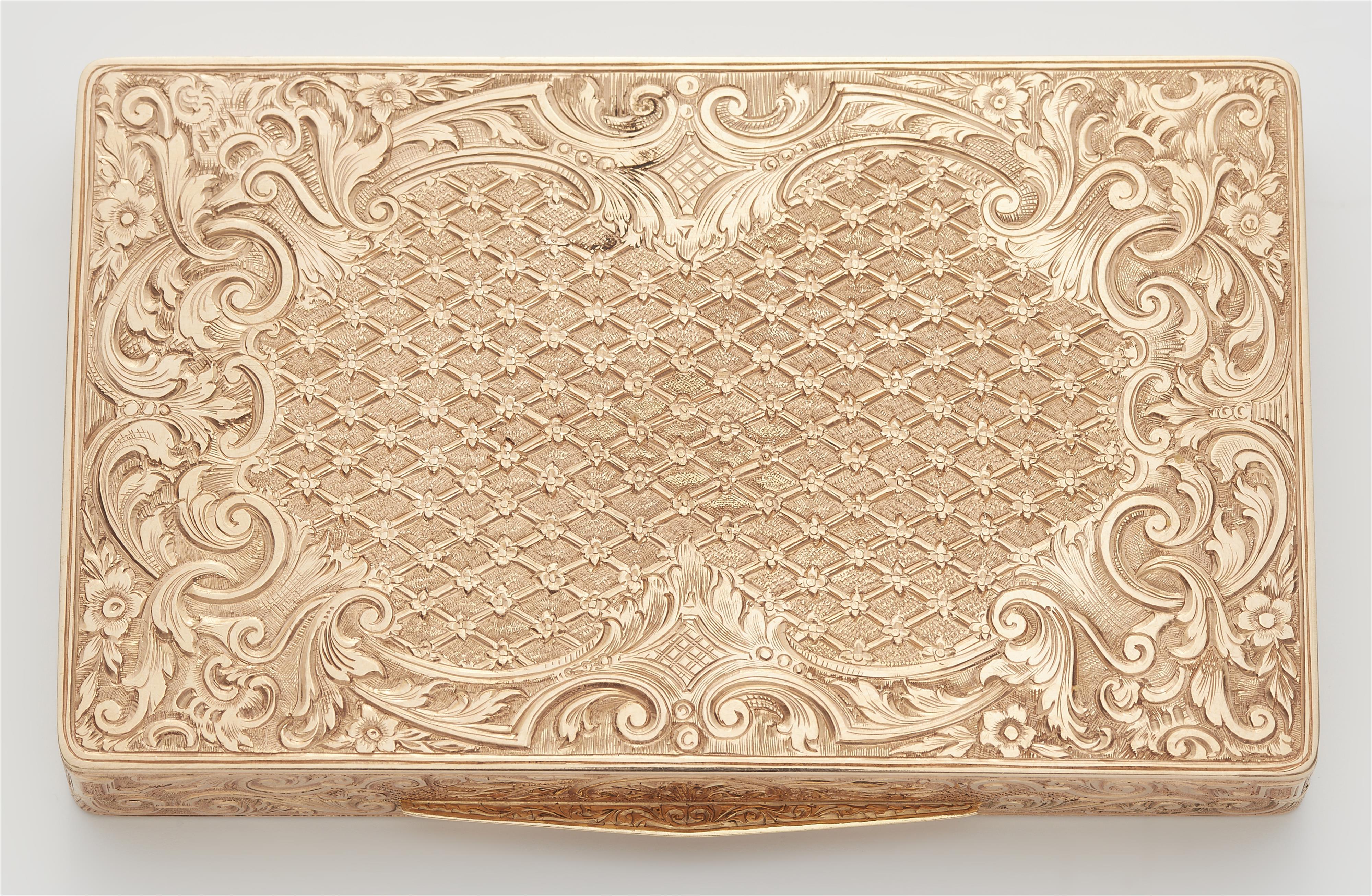 An 18k red gold and enamel calling card case. - image-3