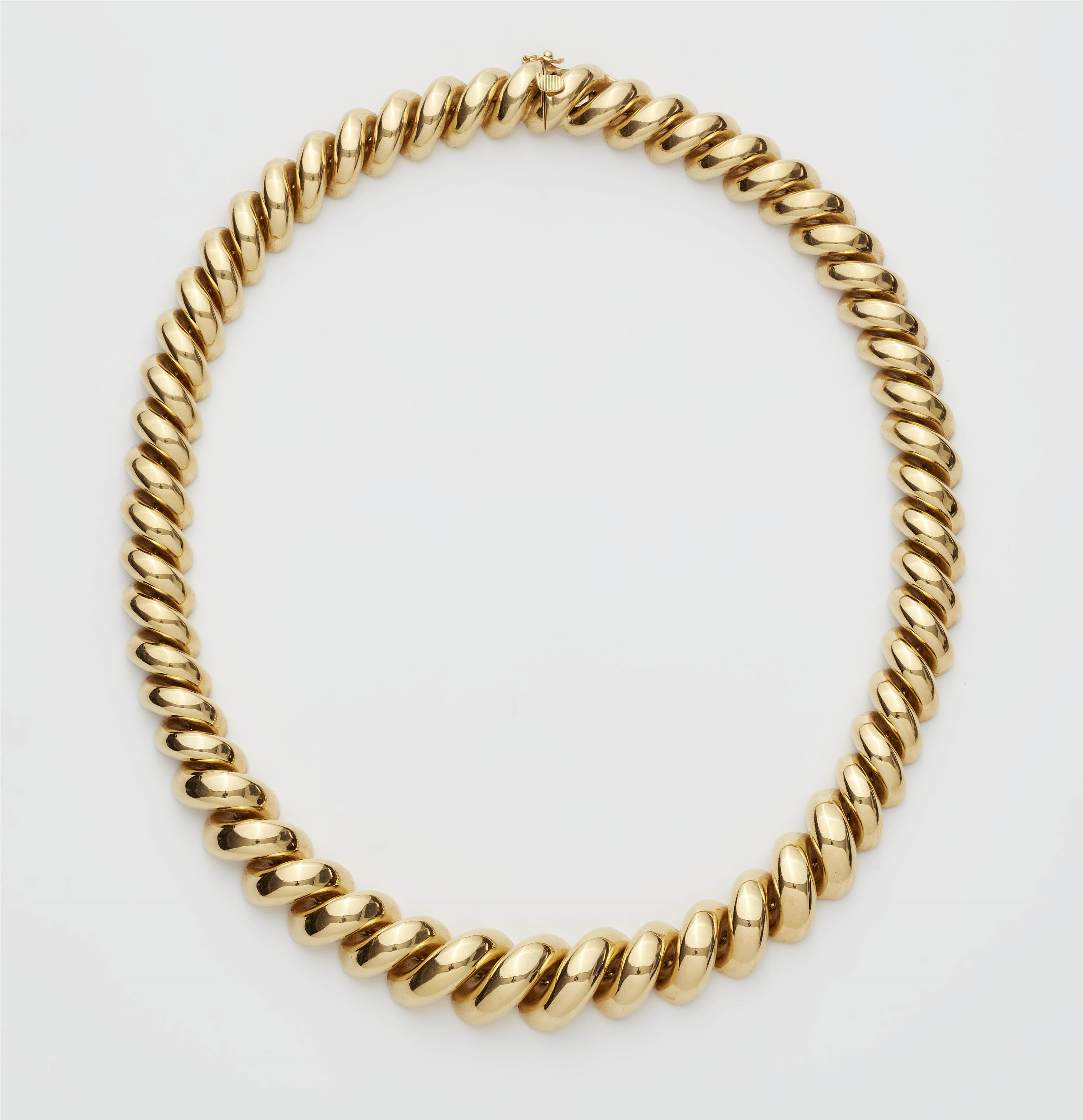 An Italian 18k gold moulded chain necklace. - image-1