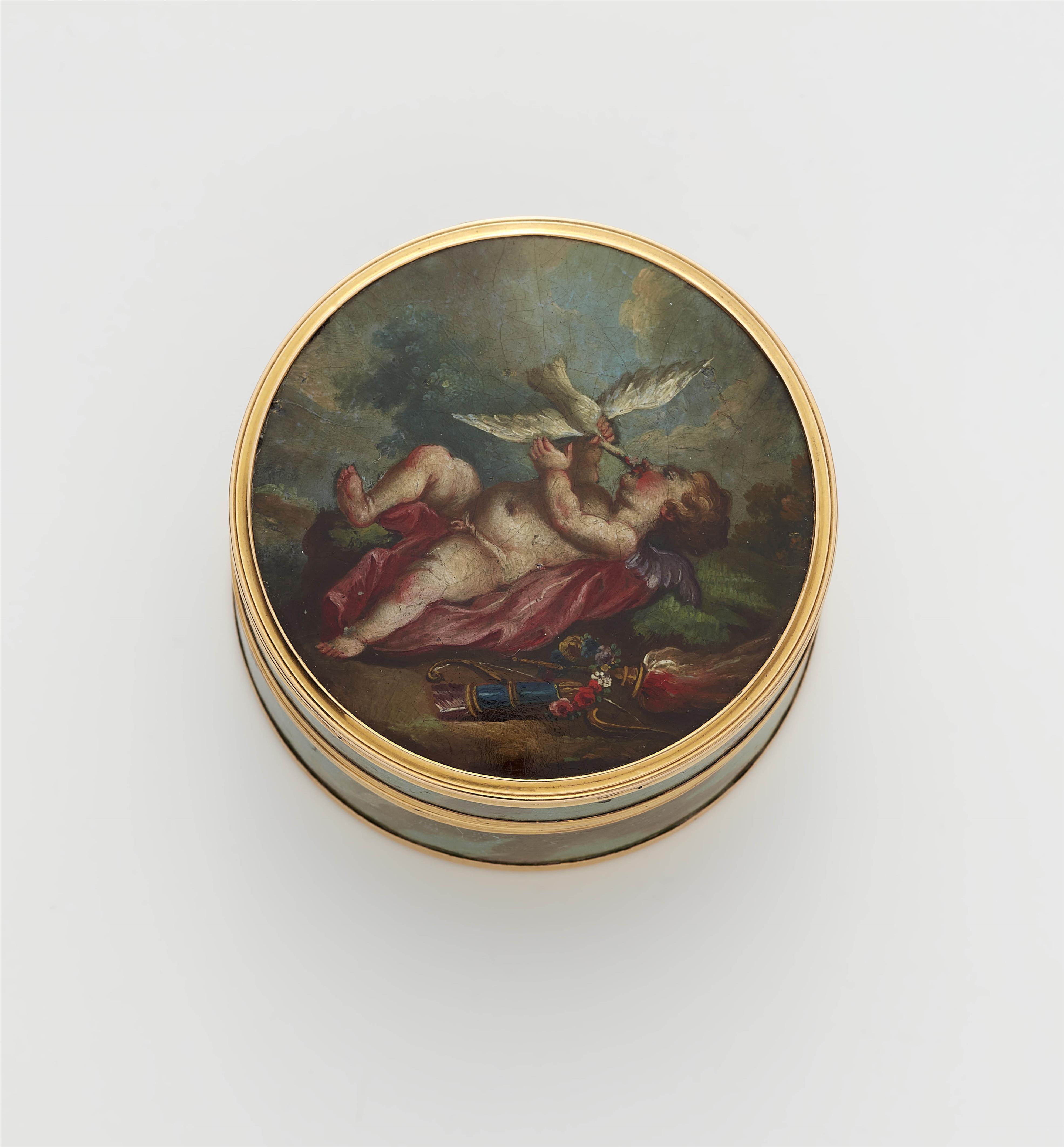 A French 18k gold mounted lacquer bonbonniere painted with Cupid, possibly after Francois Boucher. - image-1